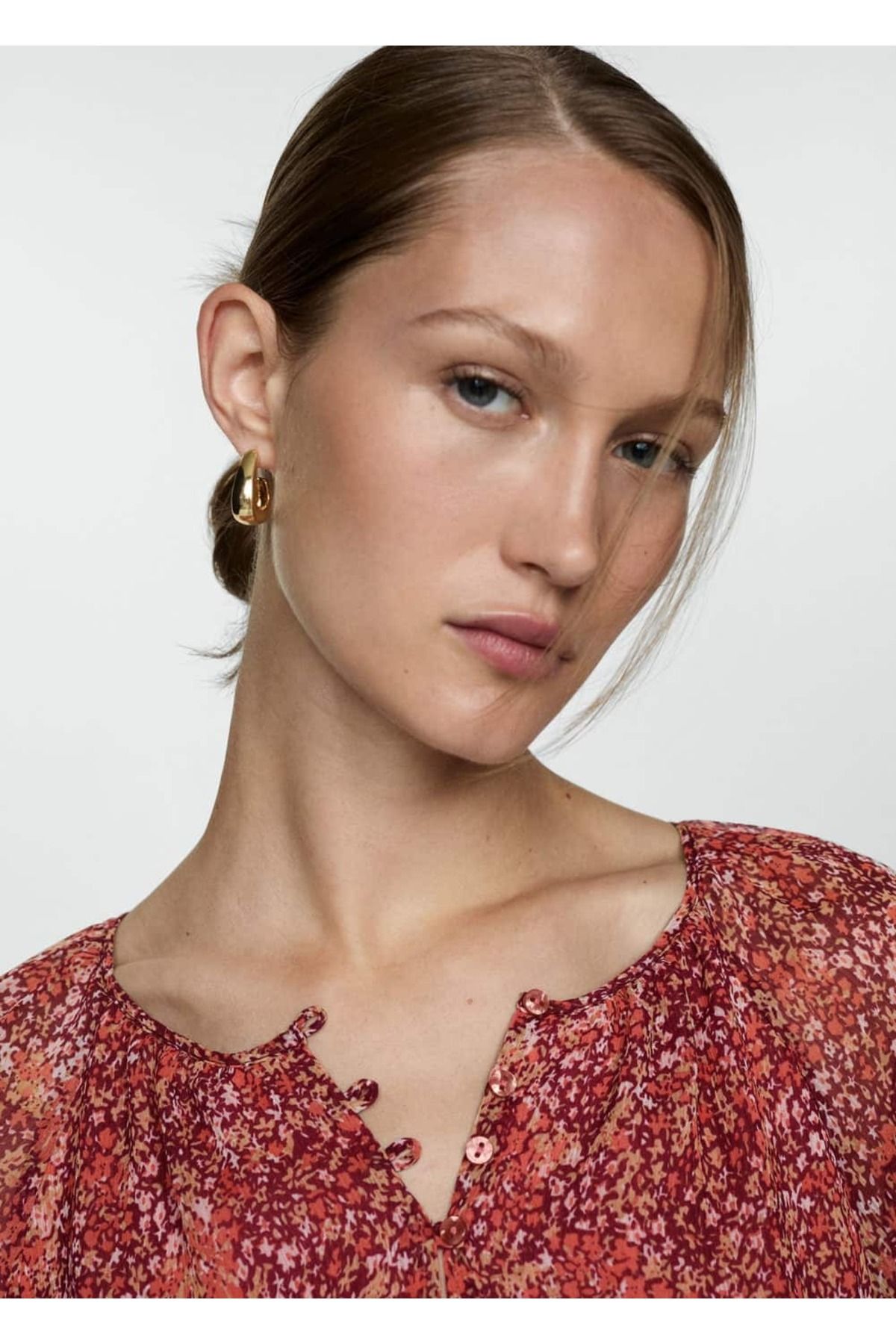 Kısa çiçek desenli elbise Kısa çiçek desenli elbise