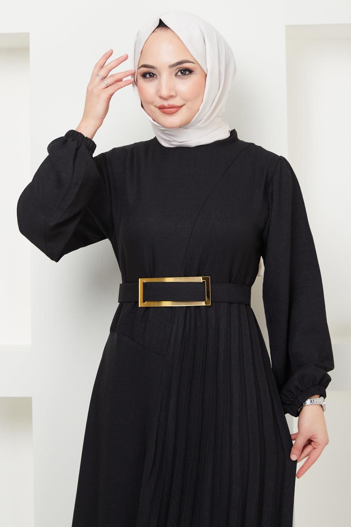 Kemerli Pilise Detaylı Elbise Siyah HM2363 Kemerli Pilise Detaylı Elbise Siyah HM2363