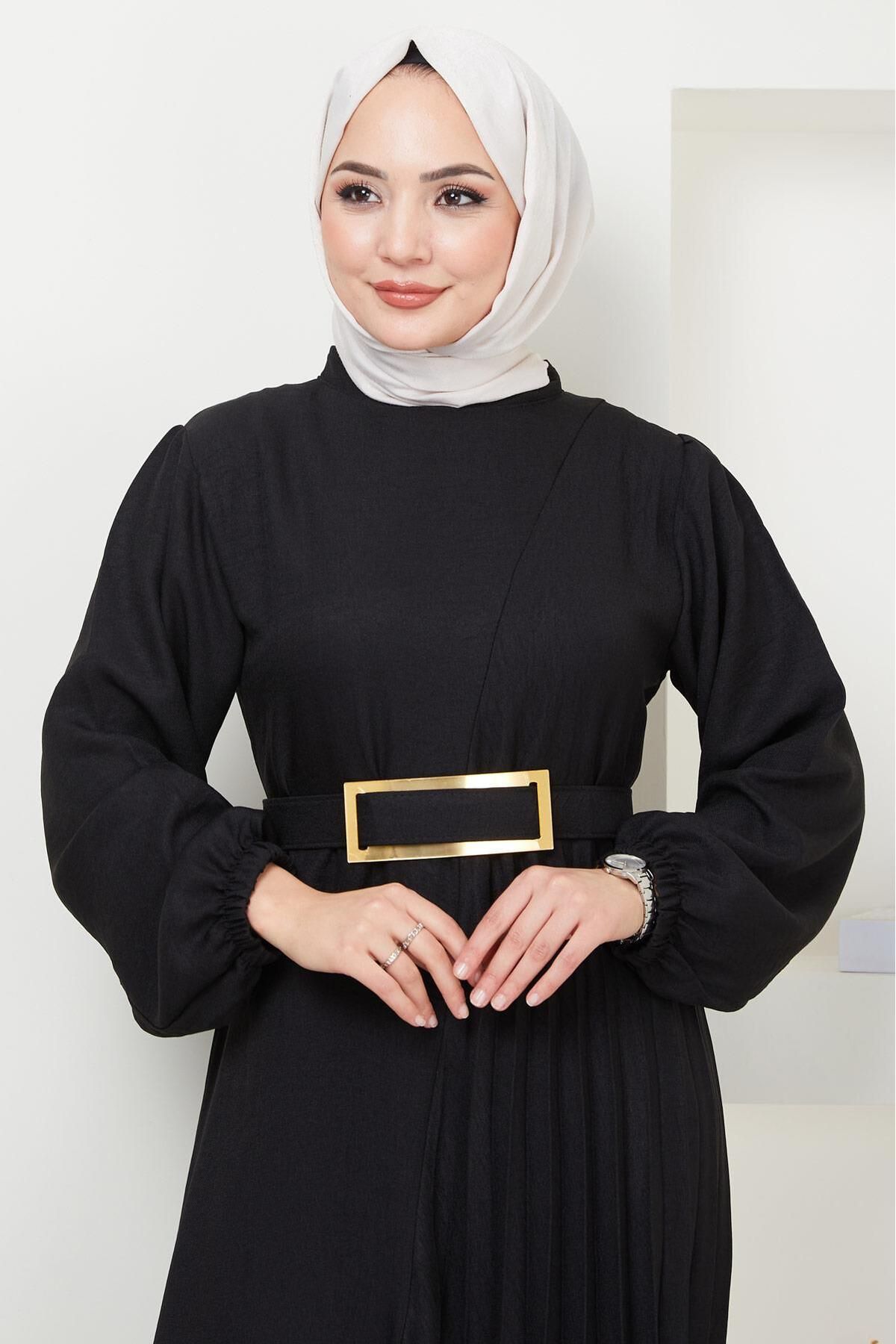 Kemerli Pilise Detaylı Elbise Siyah HM2363 Kemerli Pilise Detaylı Elbise Siyah HM2363