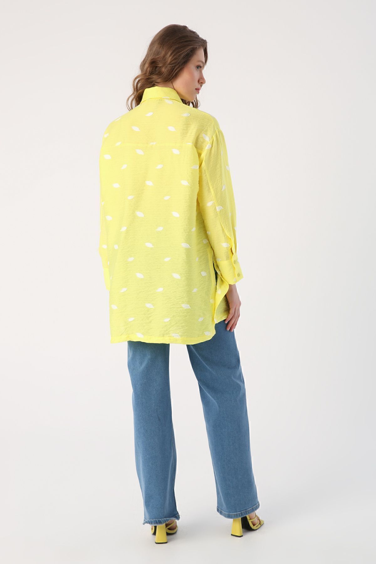 Sarı Oversize Yırtmaçlı Desenli Gömlek Tunik Sarı Oversize Yırtmaçlı Desenli Gömlek Tunik