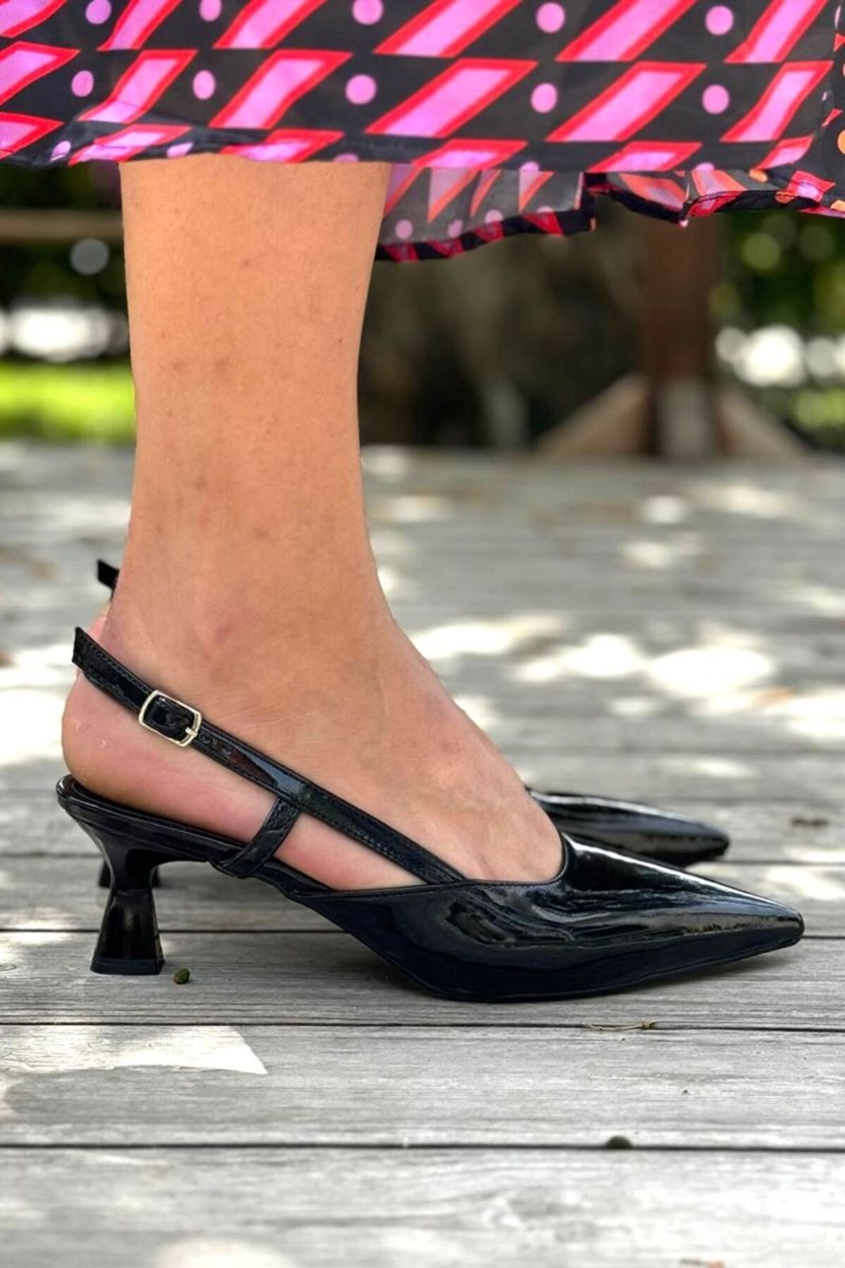 Sophie Siyah Rugan Alçak Topuklu(4 CM) Klasik Topuklu Ayakkabı Sophie Siyah Rugan Alçak Topuklu(4 CM) Klasik Topuklu Ayakkabı