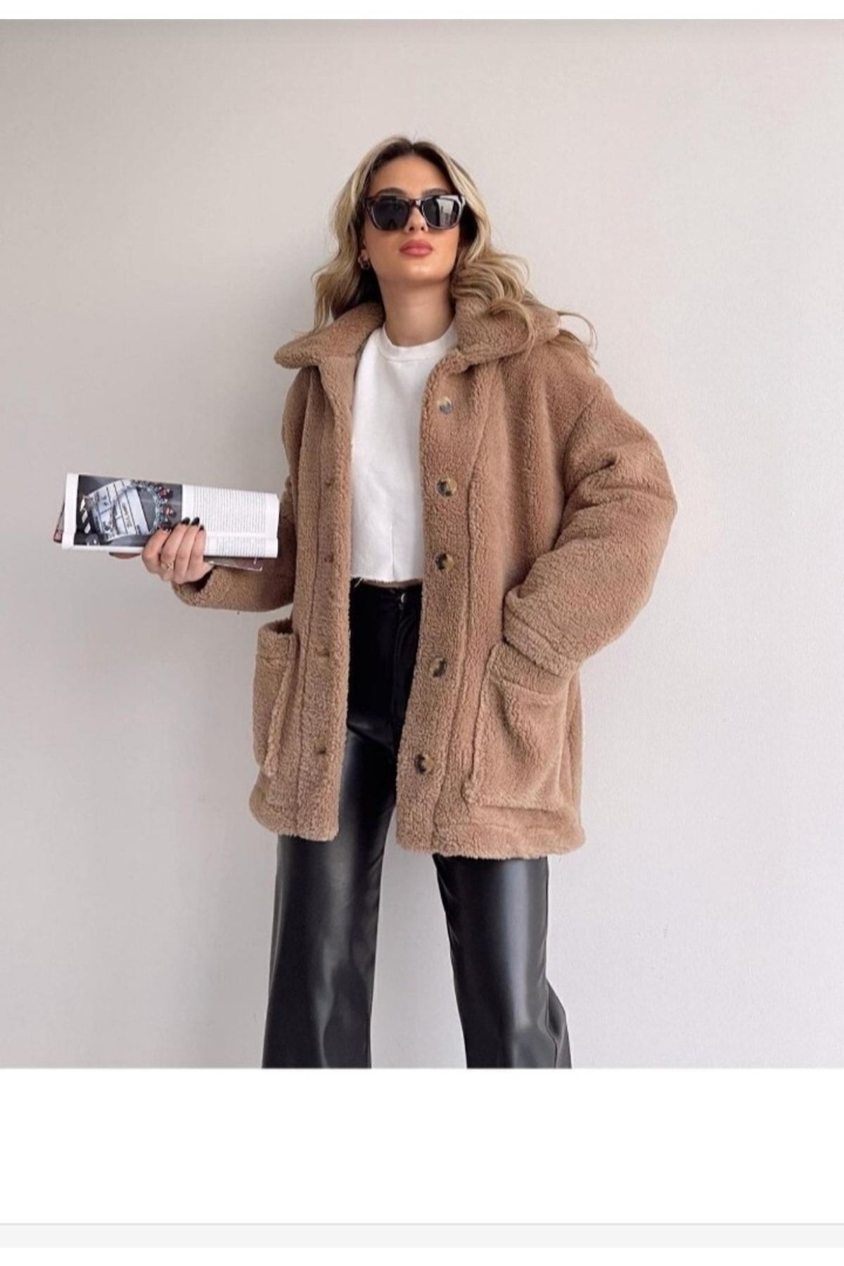 Oversize Yakalı Düğmeli Peluş Hırka Ceket Oversize Yakalı Düğmeli Peluş Hırka Ceket