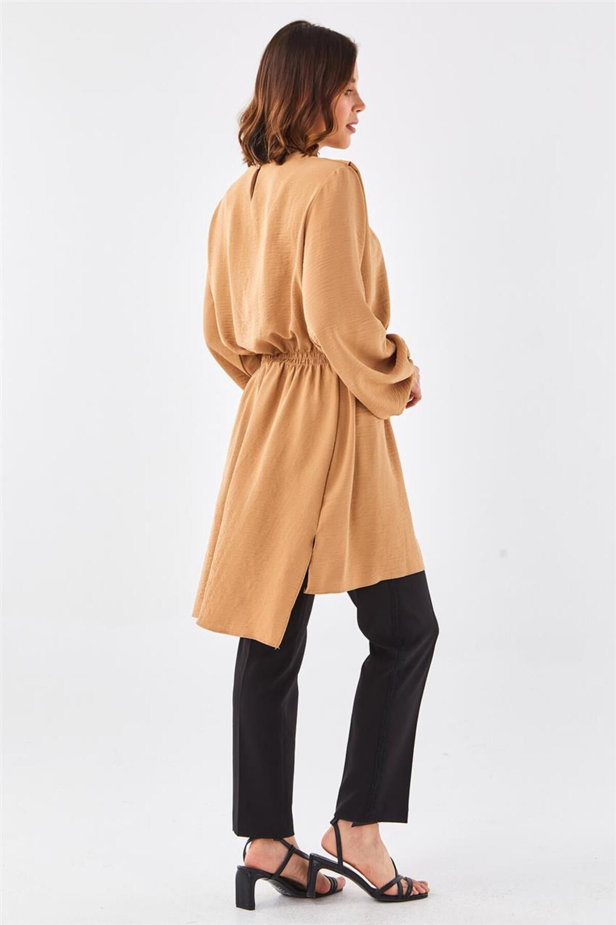 Kolye Aksesuarlı Beli Lastikli Camel Tunik Kolye Aksesuarlı Beli Lastikli Camel Tunik