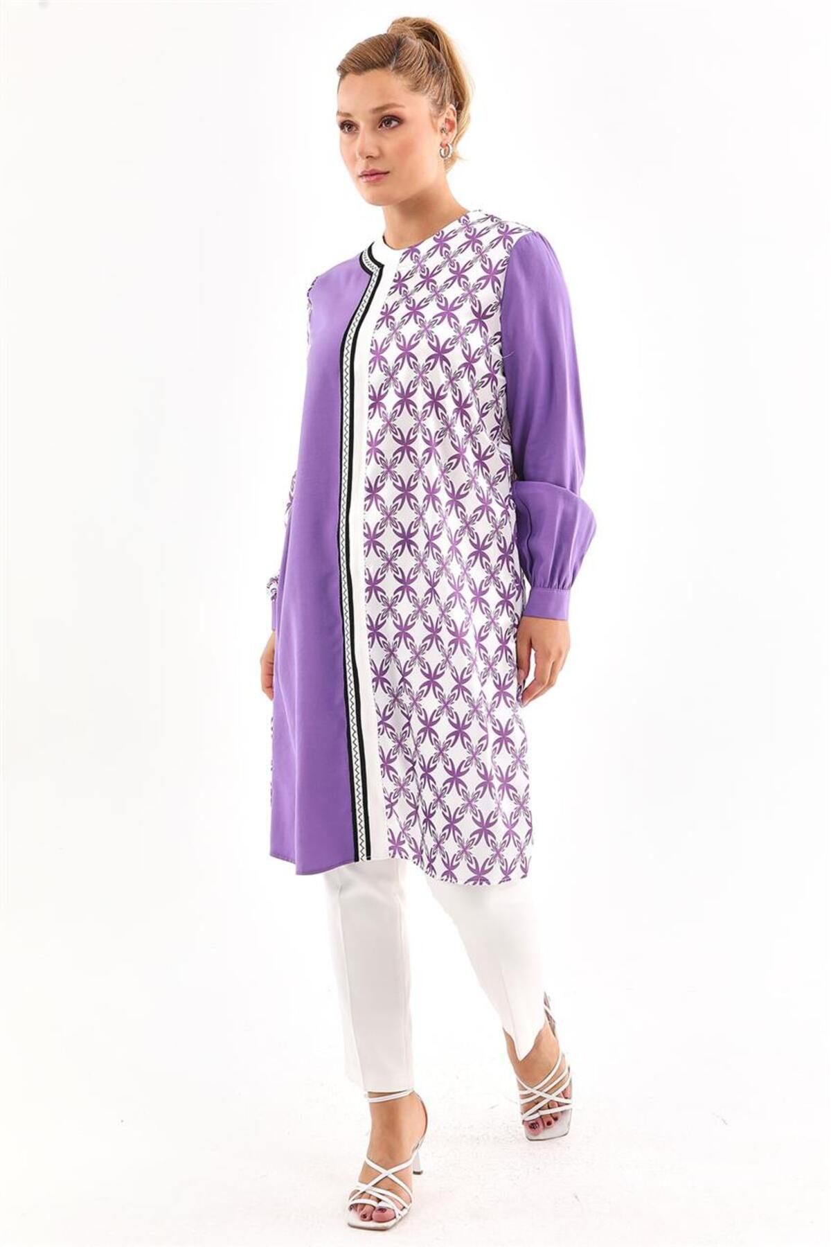Saten Görünümlü Garnili Mor Tunik Saten Görünümlü Garnili Mor Tunik