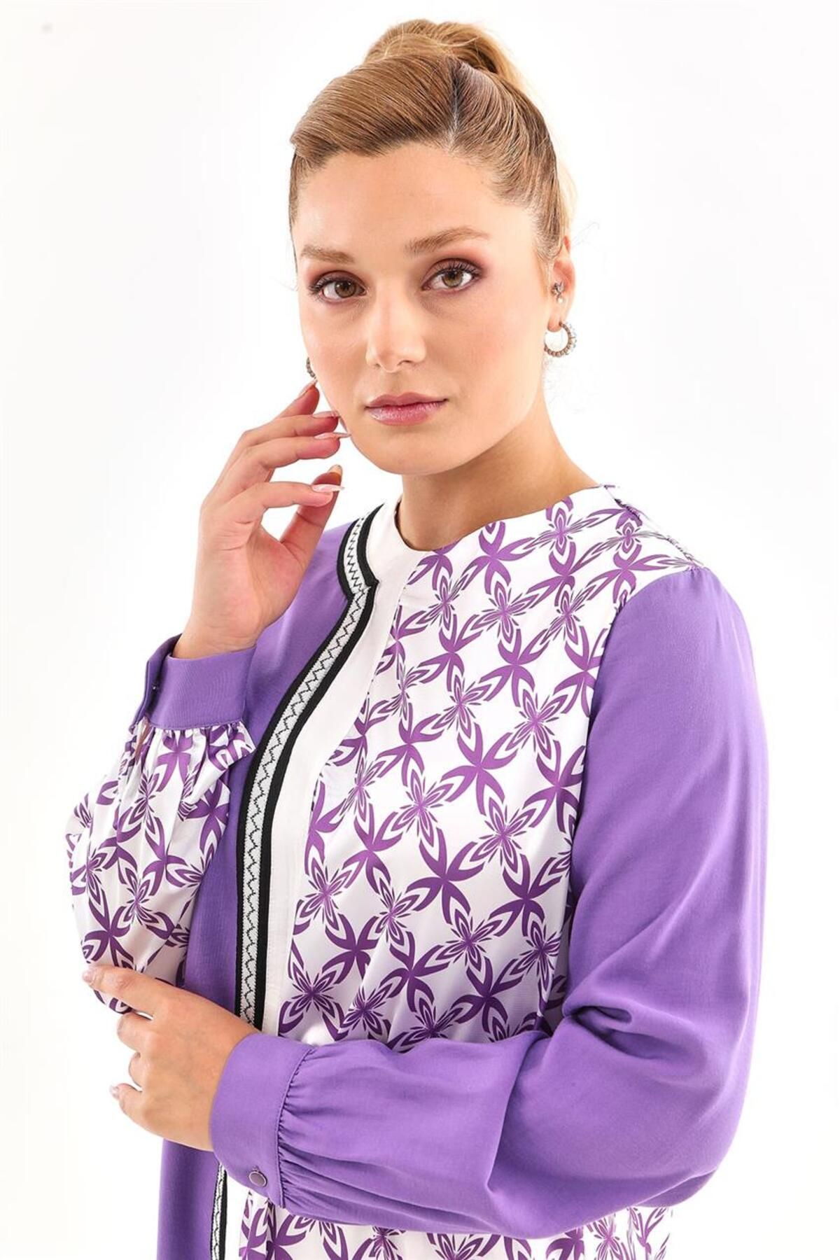 Saten Görünümlü Garnili Mor Tunik Saten Görünümlü Garnili Mor Tunik
