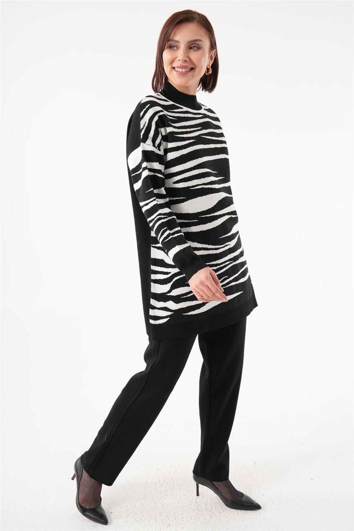 Zebra Çizgili Triko Tunik-pantolon Siyah-beyaz Ikili Takım Zebra Çizgili Triko Tunik-pantolon Siyah-beyaz Ikili Takım