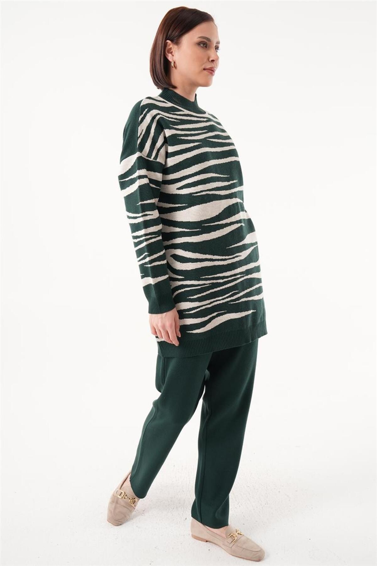 Zebra Çizgili Triko Tunik-pantolon Krem-yeşil Ikili Takım Zebra Çizgili Triko Tunik-pantolon Krem-yeşil Ikili Takım