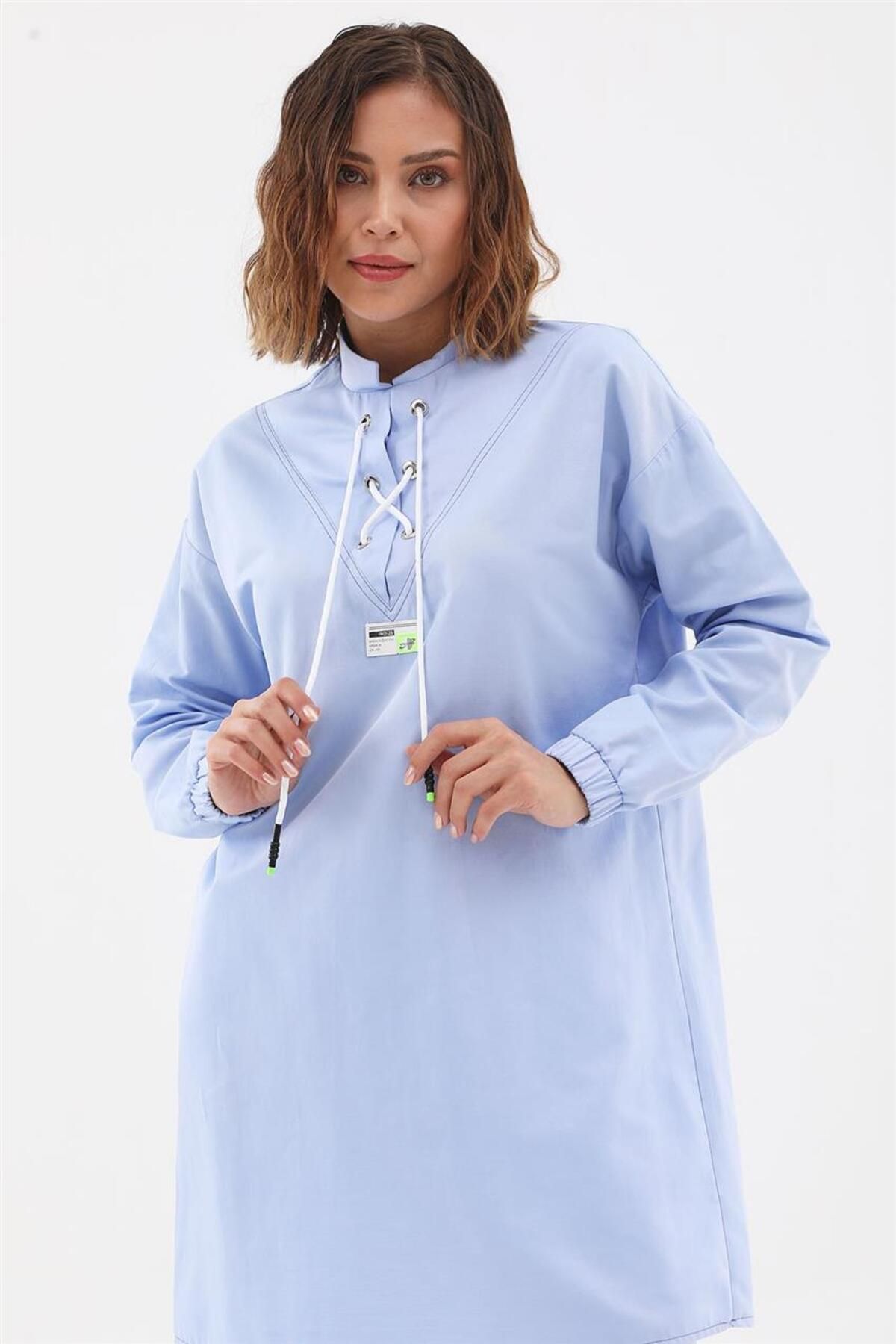 Yakası Bağcıklı Mavi Tunik Yakası Bağcıklı Mavi Tunik