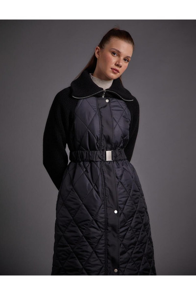 Kemerli Triko Garnili Dik Yaka Mont Siyah Kemerli Triko Garnili Dik Yaka Mont Siyah