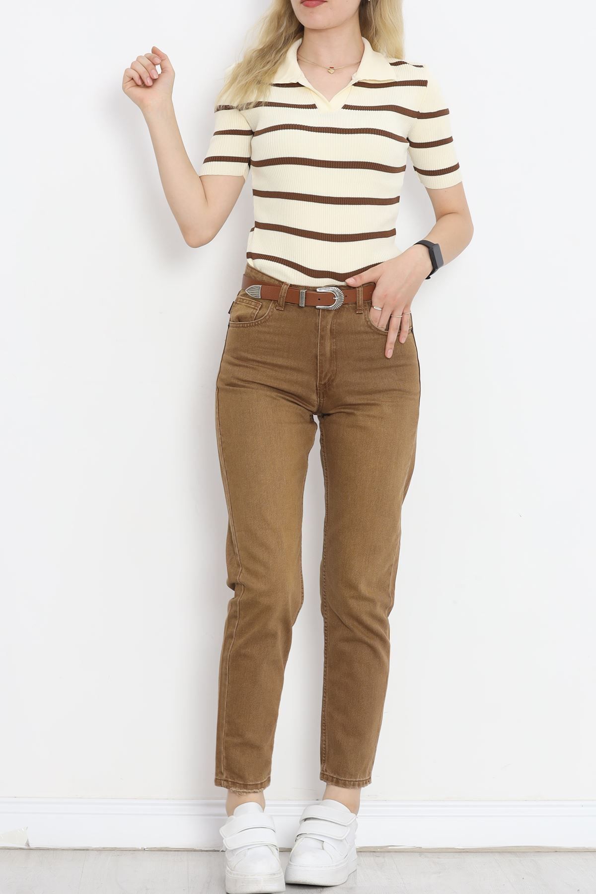Kadın Şık Modern Kahve Kemerli Mom Kot Pantolon Kadın Şık Modern Kahve Kemerli Mom Kot Pantolon