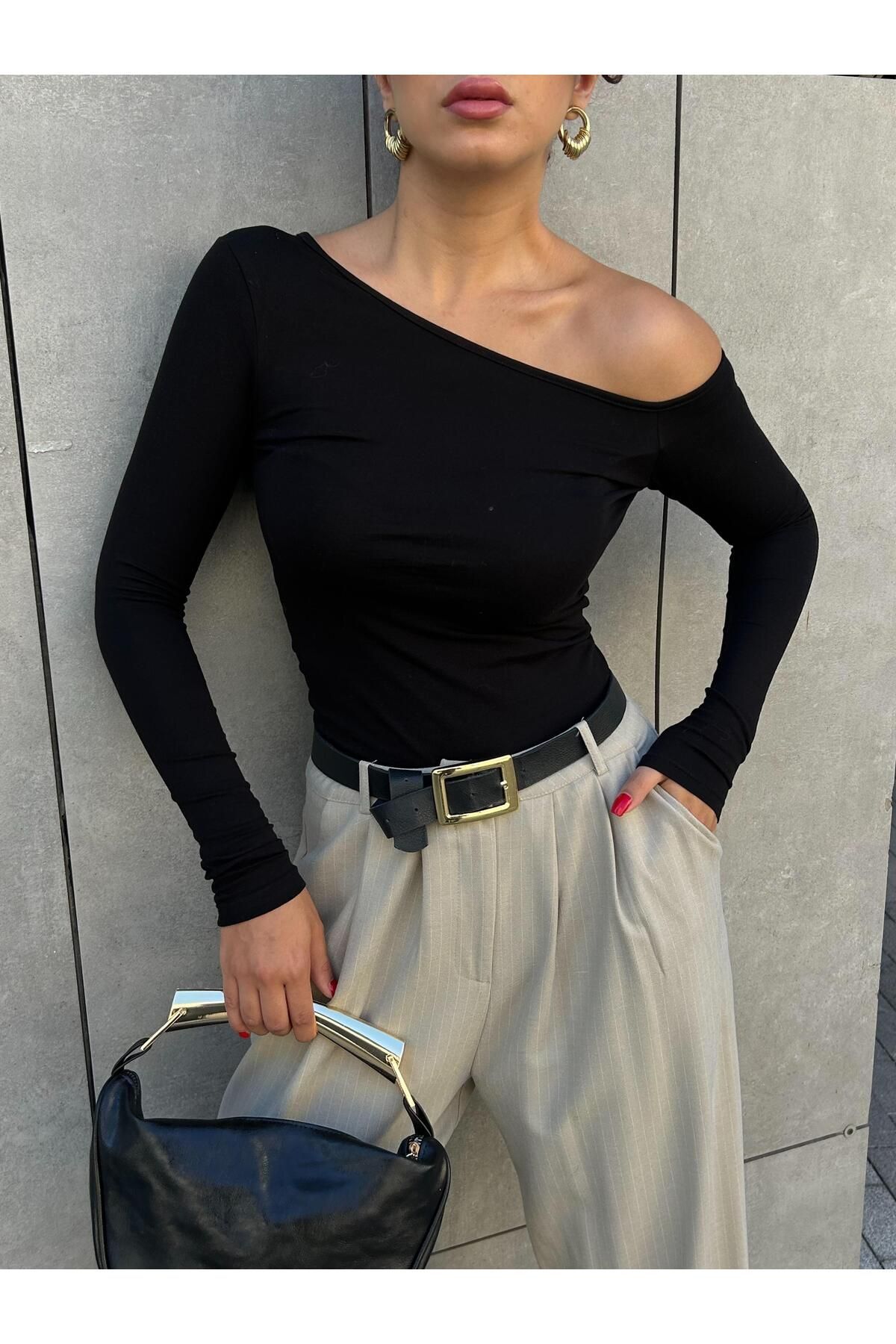 Kadın Siyah Kayık Yaka Pamuk Kumaş Body Kadın Siyah Kayık Yaka Pamuk Kumaş Body