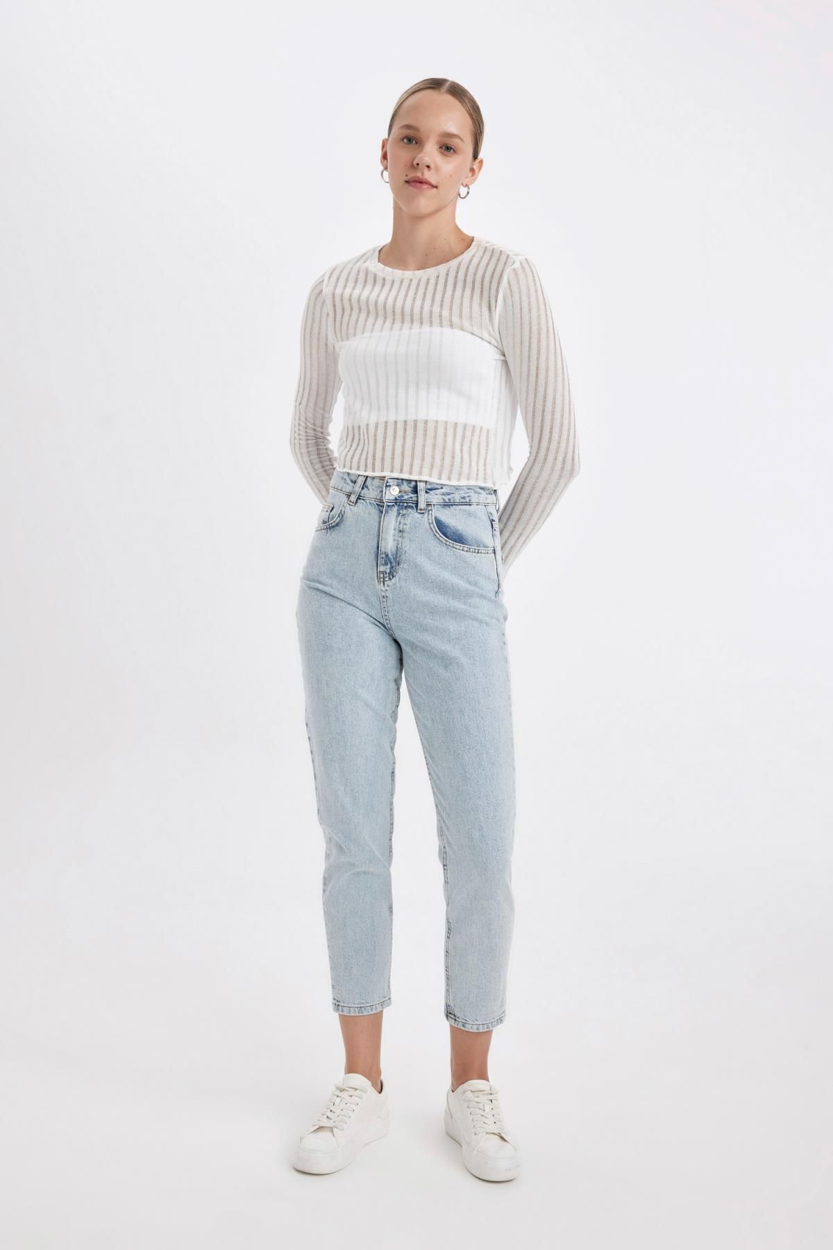 Lina Mom Fit Yüksek Bel Rahat Kalıp Hafif Dar Paça Bilek Boy Jean Yıkamalı Pantolon D4303ax24au Lina Mom Fit Yüksek Bel Rahat Kalıp Hafif Dar Paça Bilek Boy Jean Yıkamalı Pantolon D4303ax24au