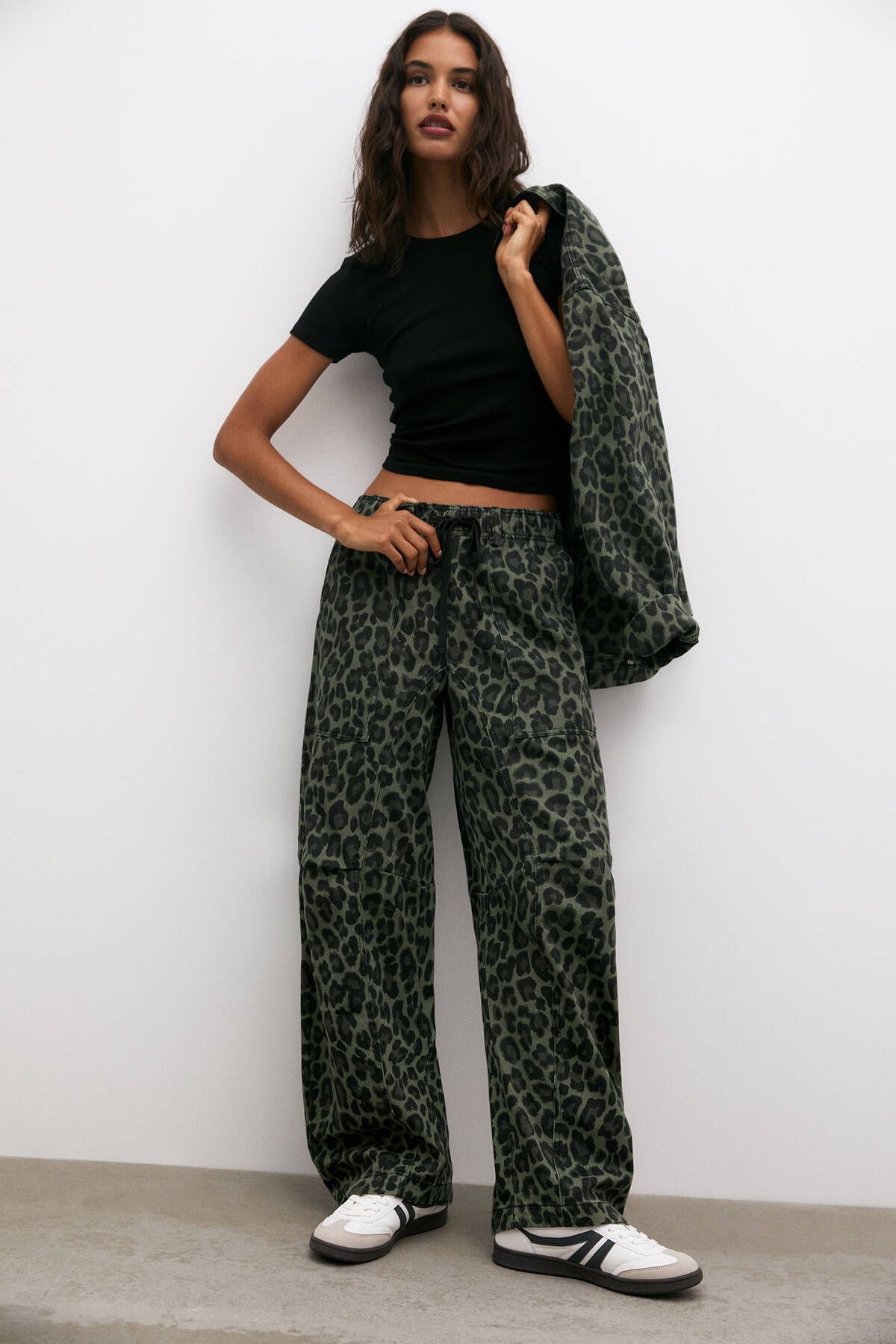 Leopar desenli baggy pantolon Leopar desenli baggy pantolon