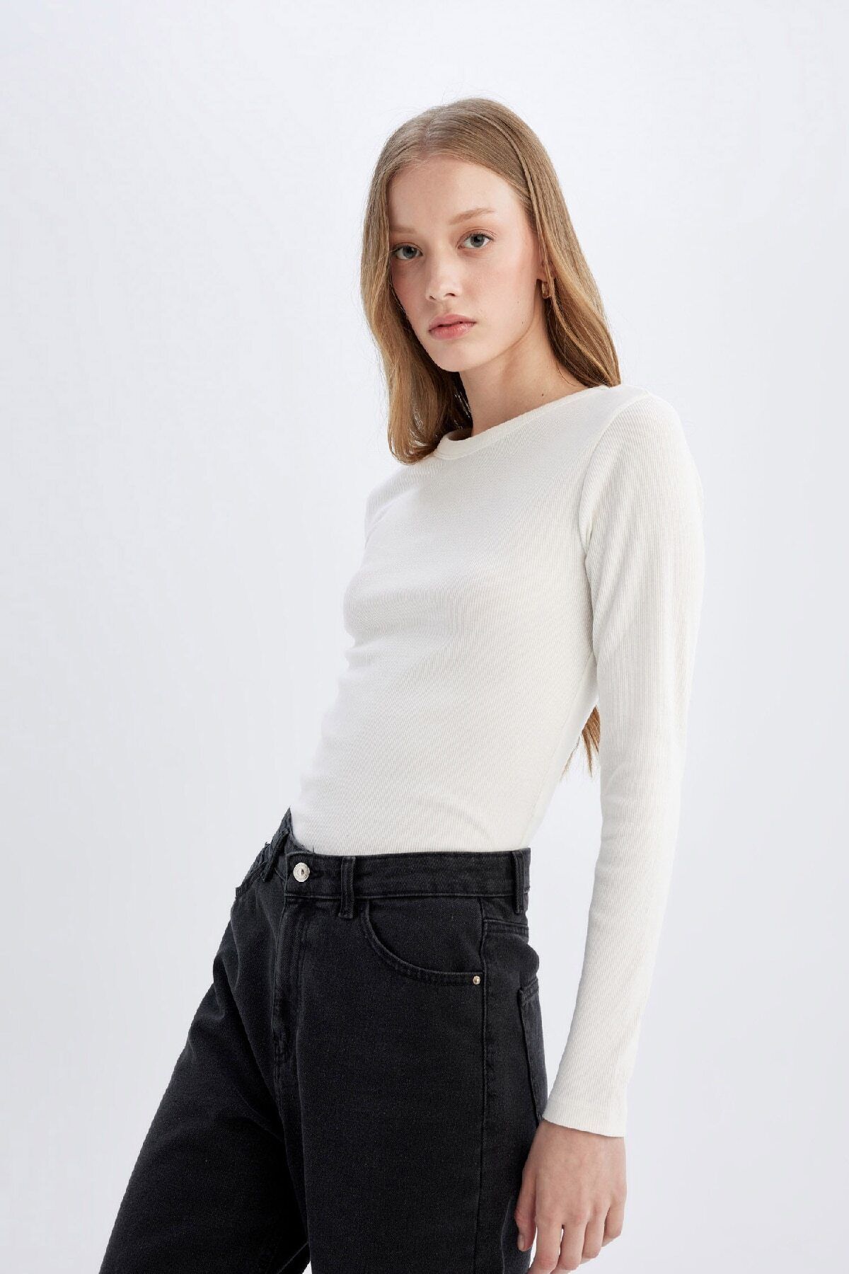 Slim Fit Dar Kesim Bisiklet Yaka Fitilli Kaşkorse Basic Düz Uzun Kollu Tişört C7516ax24au Slim Fit Dar Kesim Bisiklet Yaka Fitilli Kaşkorse Basic Düz Uzun Kollu Tişört C7516ax24au