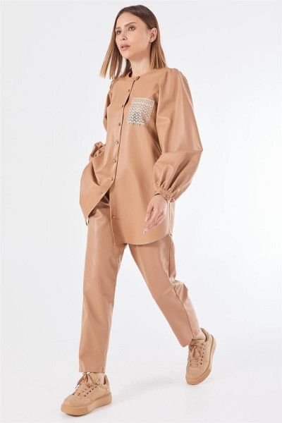 Sıfır Yaka Suni Deri Bej Bluz Sıfır Yaka Suni Deri Bej Bluz
