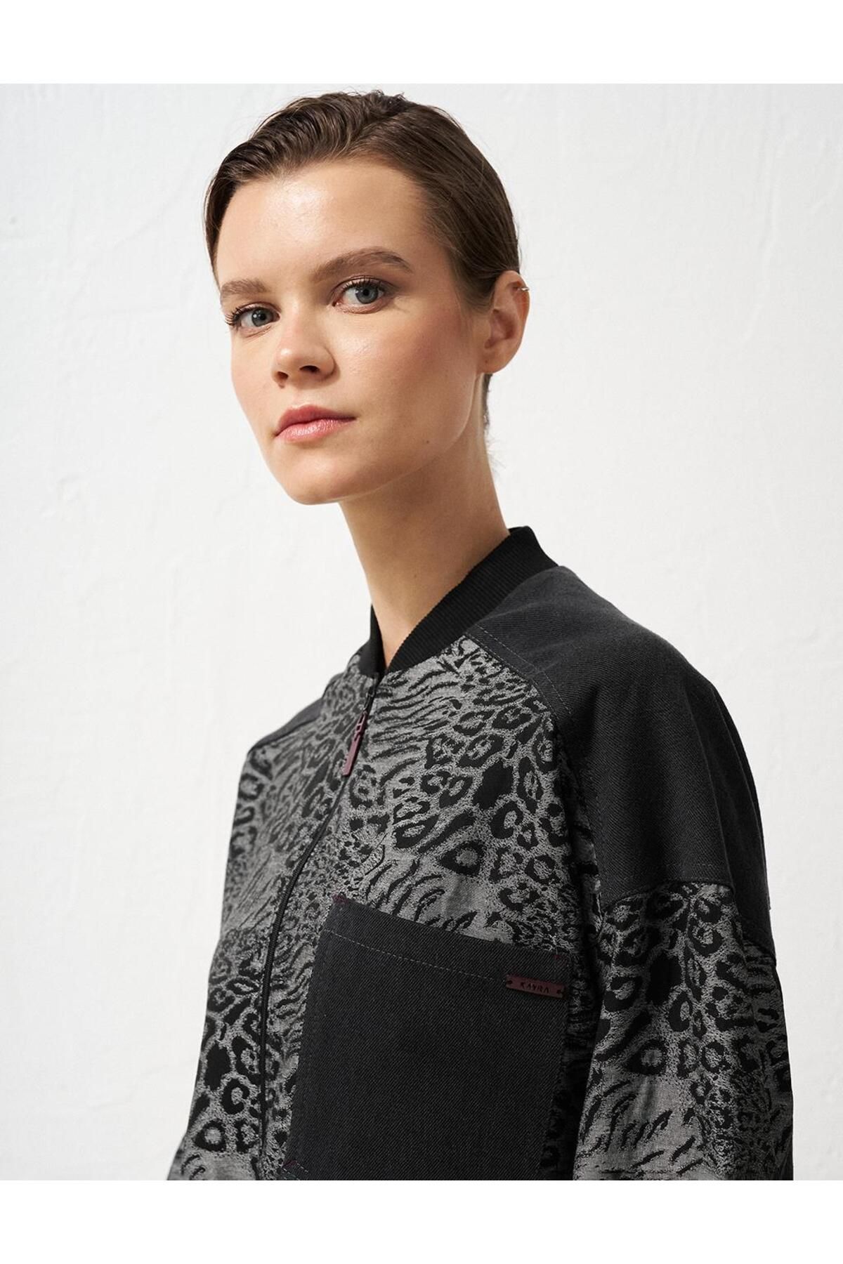 Leopar Desenli Garnili Tunik Siyah Leopar Desenli Garnili Tunik Siyah