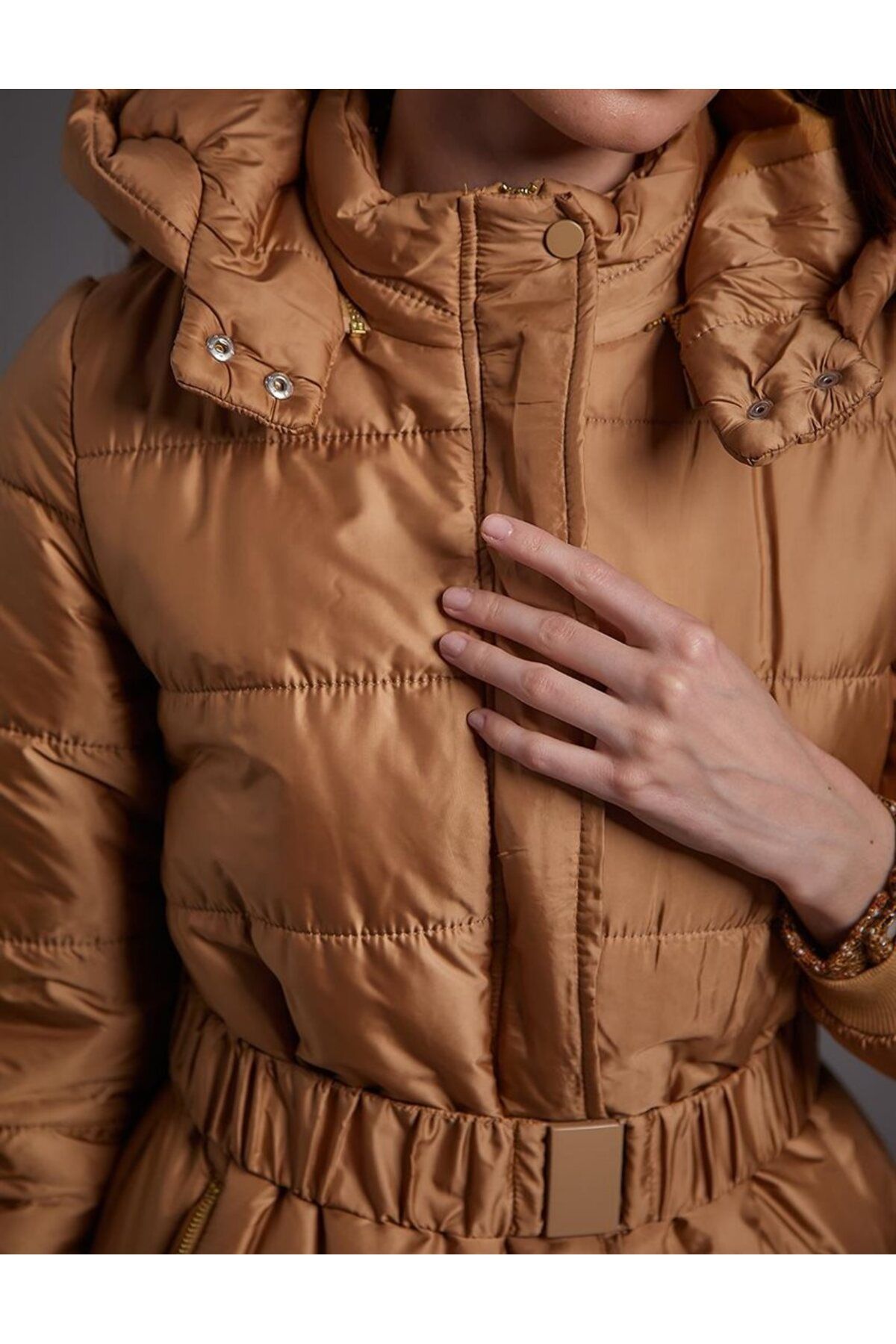 Kemerli Kapüşonlu Koyu Bej Anorak Mont Kemerli Kapüşonlu Koyu Bej Anorak Mont