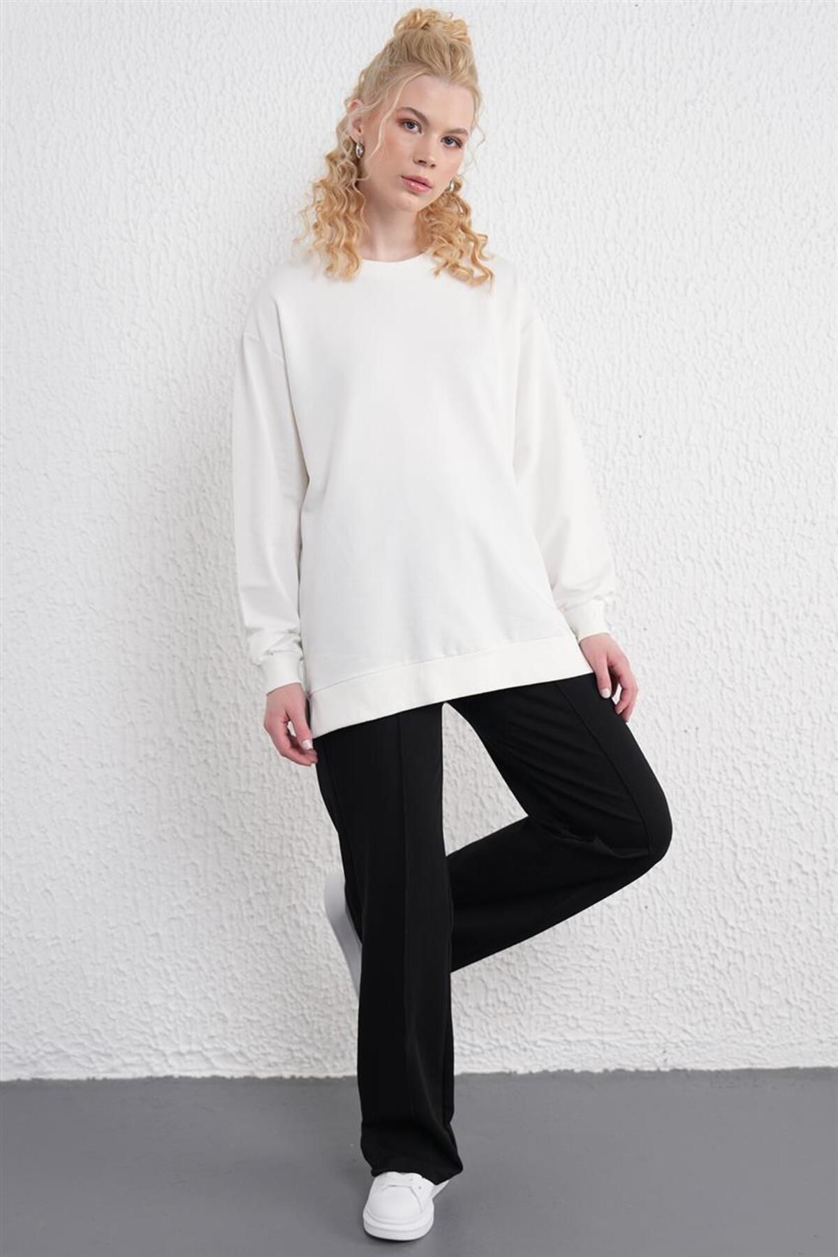 İki İplik Basic Ekru Sweatshirt