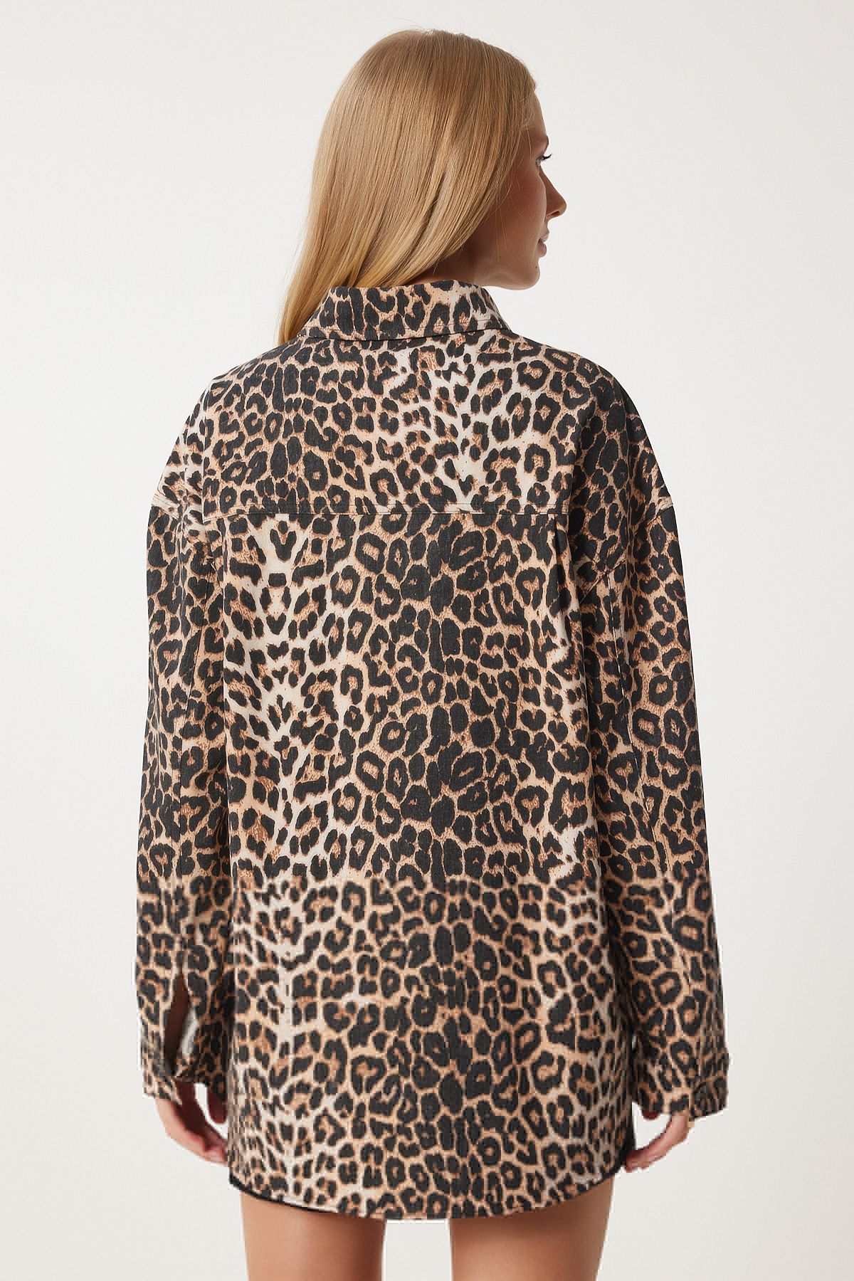 Kadın Vizon Siyah Leopar Desenli Gabardin Gömlek RV00203 Kadın Vizon Siyah Leopar Desenli Gabardin Gömlek RV00203