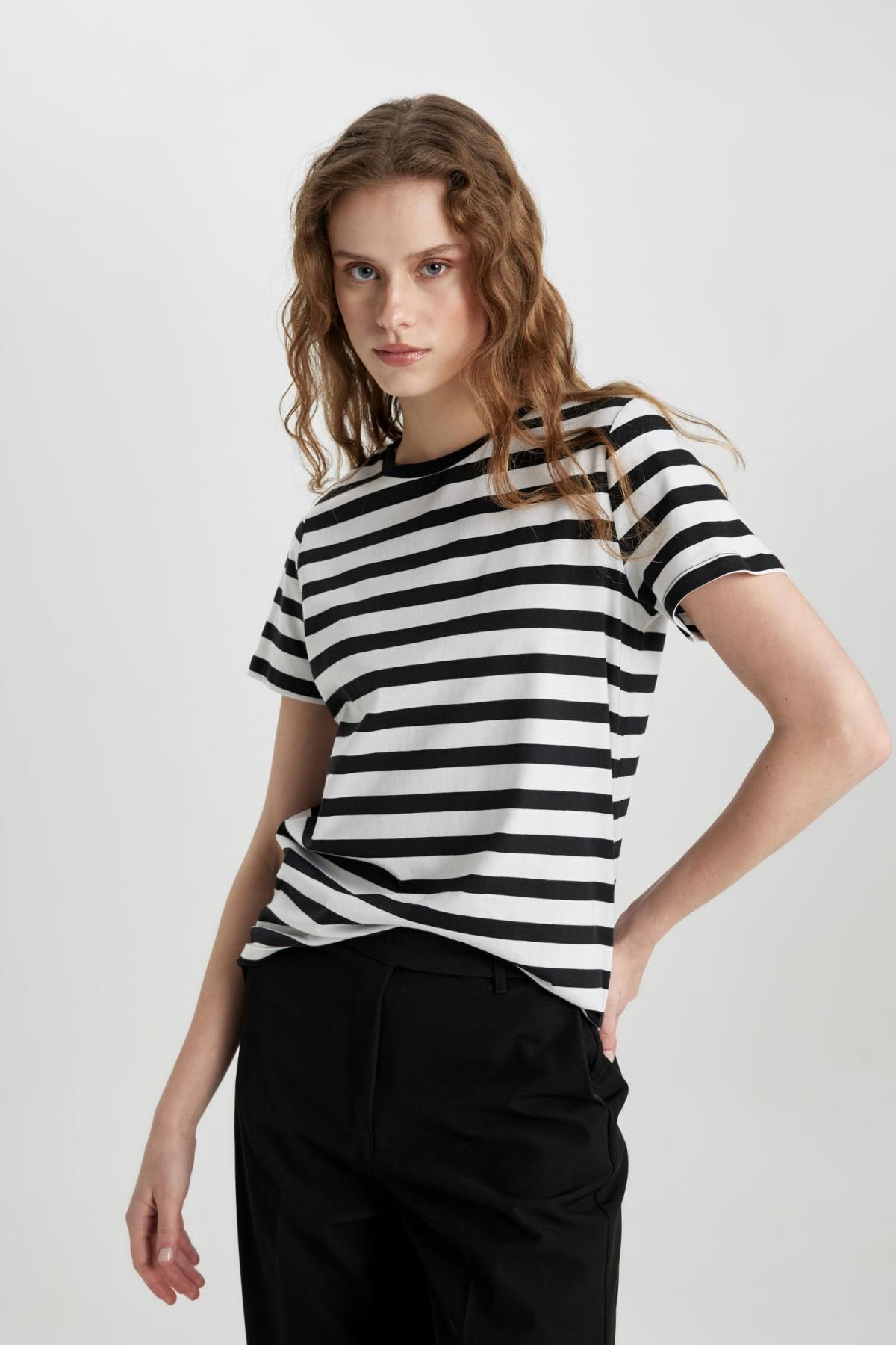 Regular Fit Bisiklet Yaka Basic Kısa Kollu Tişört C2612ax24sp Regular Fit Bisiklet Yaka Basic Kısa Kollu Tişört C2612ax24sp