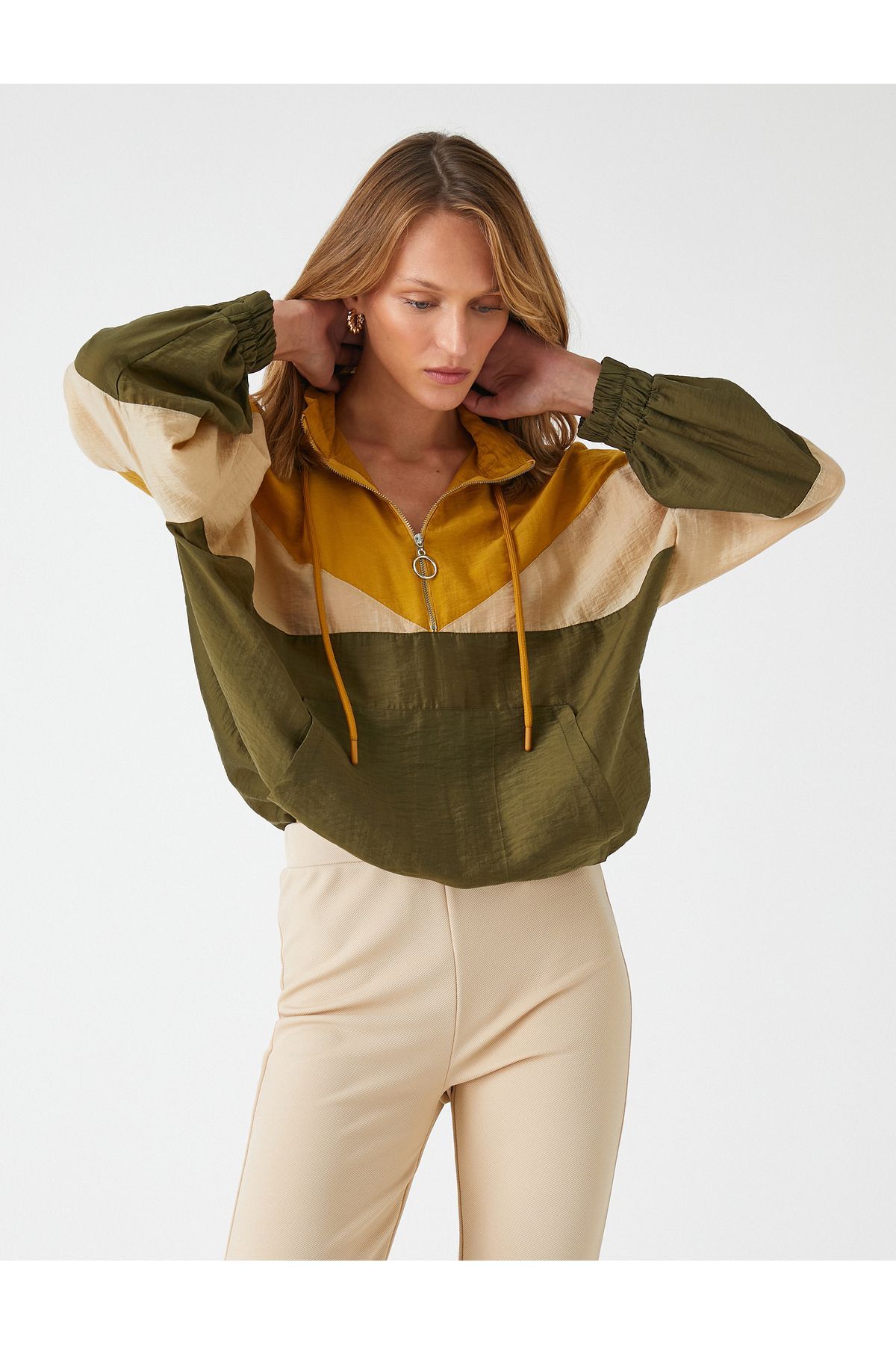 Kapüşonlu Sweatshirt Cepli Kapüşonlu Sweatshirt Cepli