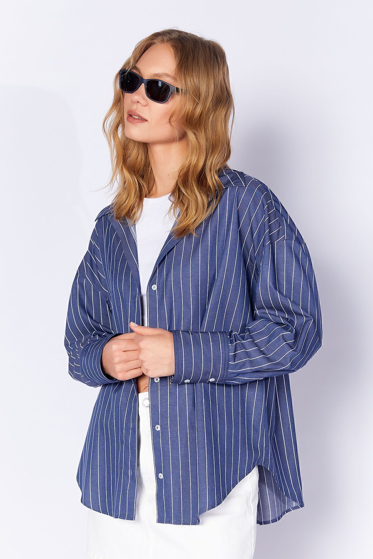 Lacivert Kadın Çizgili Oversize Gömlek| Ek1007430-7430 Lacivert Kadın Çizgili Oversize Gömlek| Ek1007430-7430