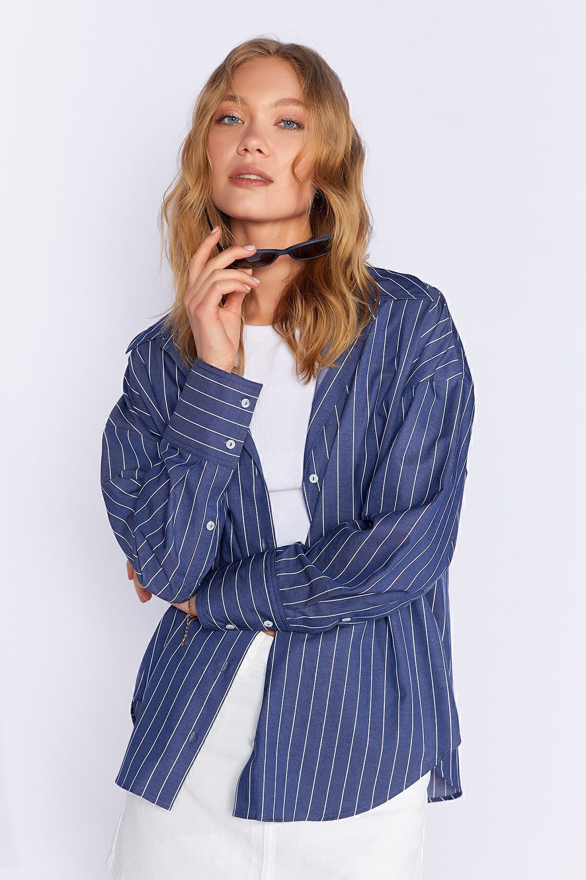 Lacivert Kadın Çizgili Oversize Gömlek| Ek1007430-7430 Lacivert Kadın Çizgili Oversize Gömlek| Ek1007430-7430
