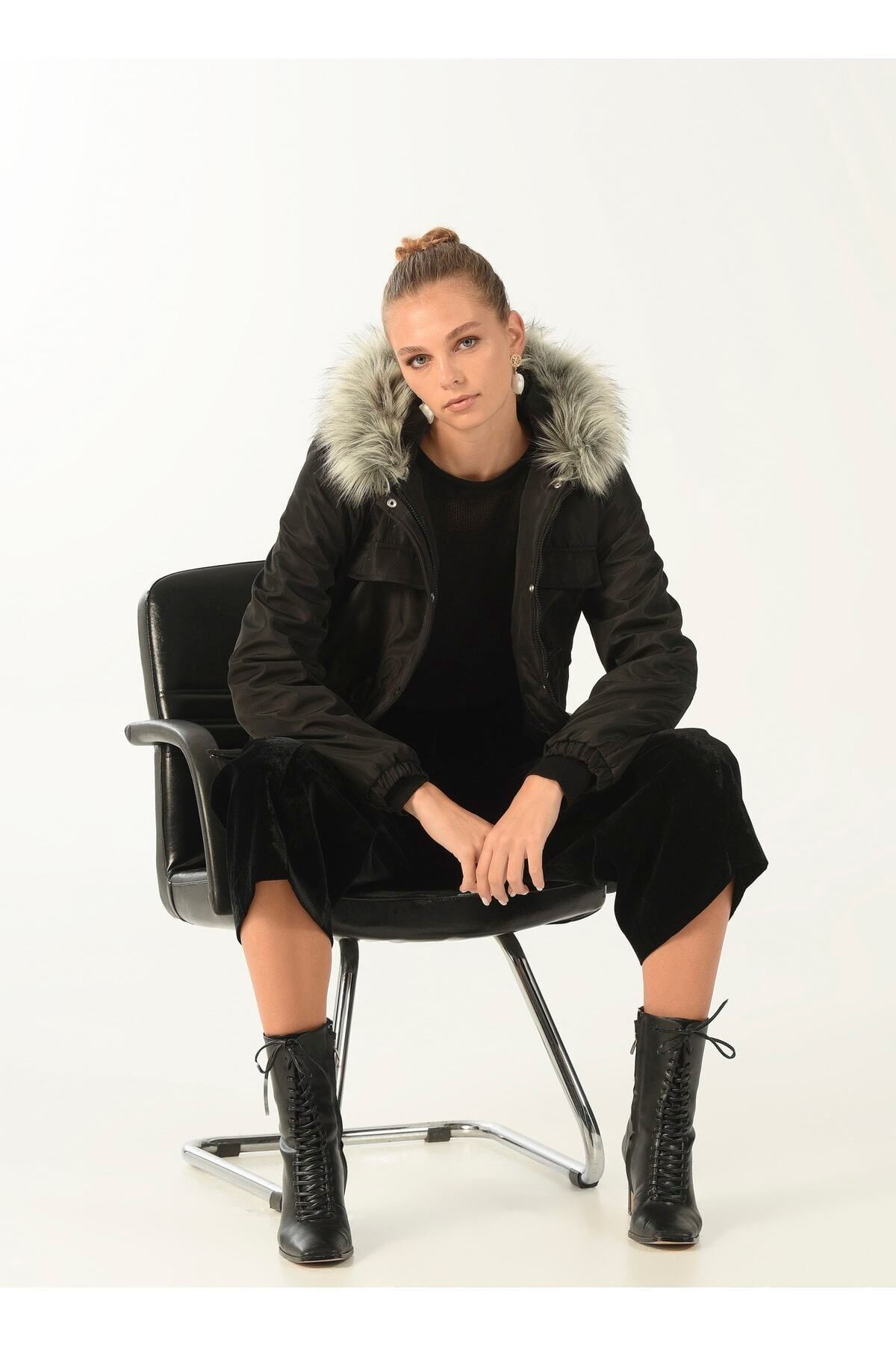 Siyah Kadın Şişme Mont Parka2 Siyah Kadın Şişme Mont Parka2