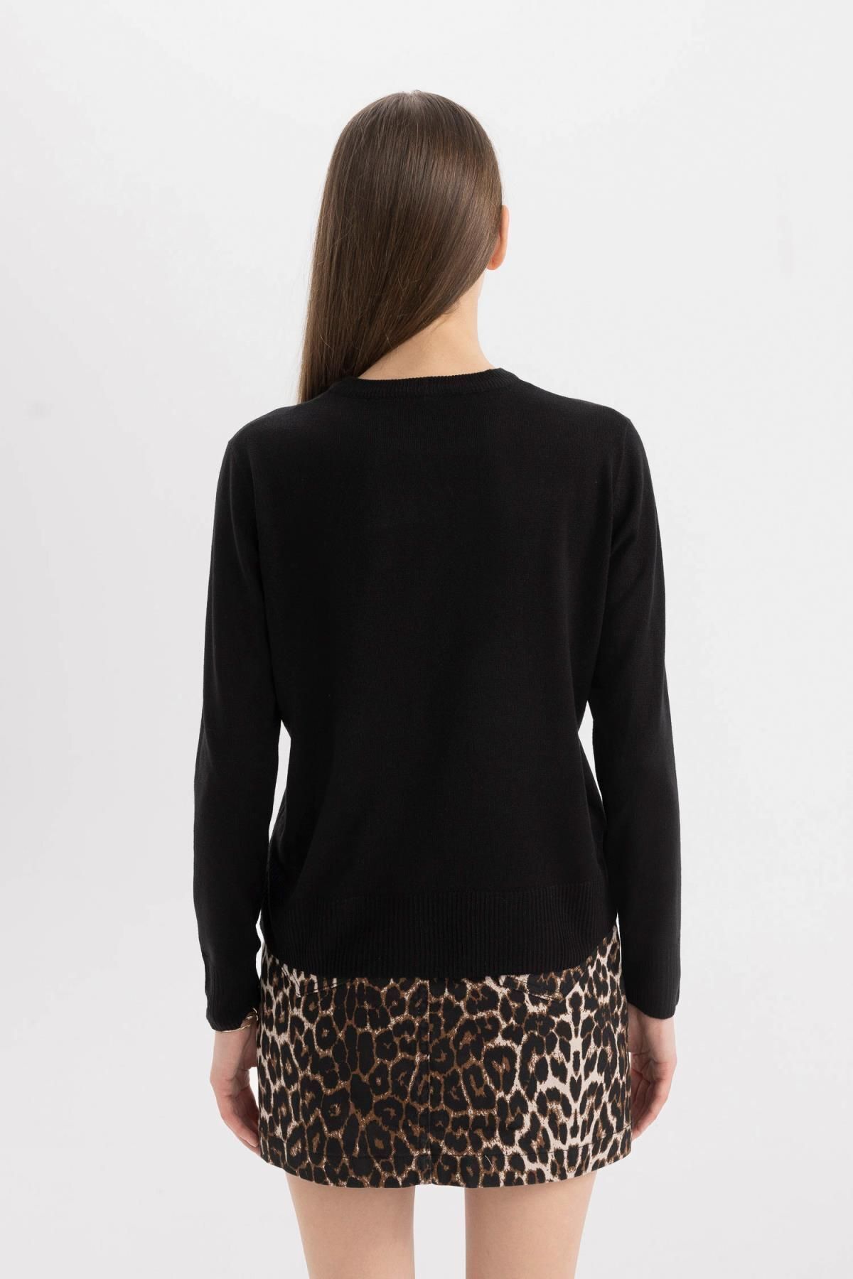 Siyah Regular Fit Yumuşak Dokulu Bisiklet Yaka Basic Düz Triko Kazak C0058ax24wn Siyah Regular Fit Yumuşak Dokulu Bisiklet Yaka Basic Düz Triko Kazak C0058ax24wn