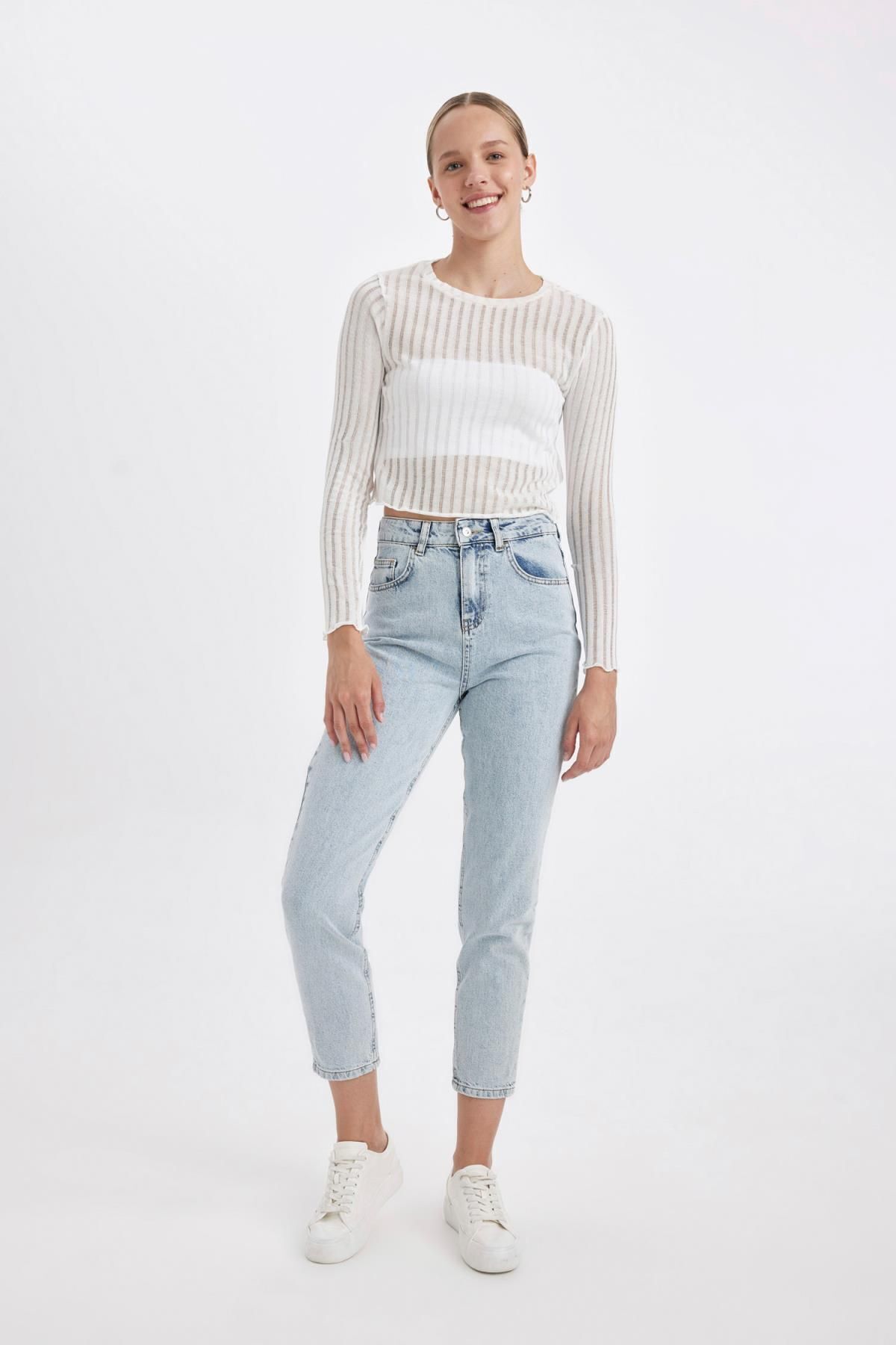 Lina Mom Fit Yüksek Bel Rahat Kalıp Hafif Dar Paça Bilek Boy Jean Yıkamalı Pantolon D4303ax24au Lina Mom Fit Yüksek Bel Rahat Kalıp Hafif Dar Paça Bilek Boy Jean Yıkamalı Pantolon D4303ax24au