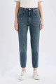 Lina Mom Fit Yüksek Bel Rahat Kalıp Hafif Dar Paça Bilek Boy Jean Yıkamalı Pantolon 3161907 Lina Mom Fit Yüksek Bel Rahat Kalıp Hafif Dar Paça Bilek Boy Jean Yıkamalı Pantolon 3161907