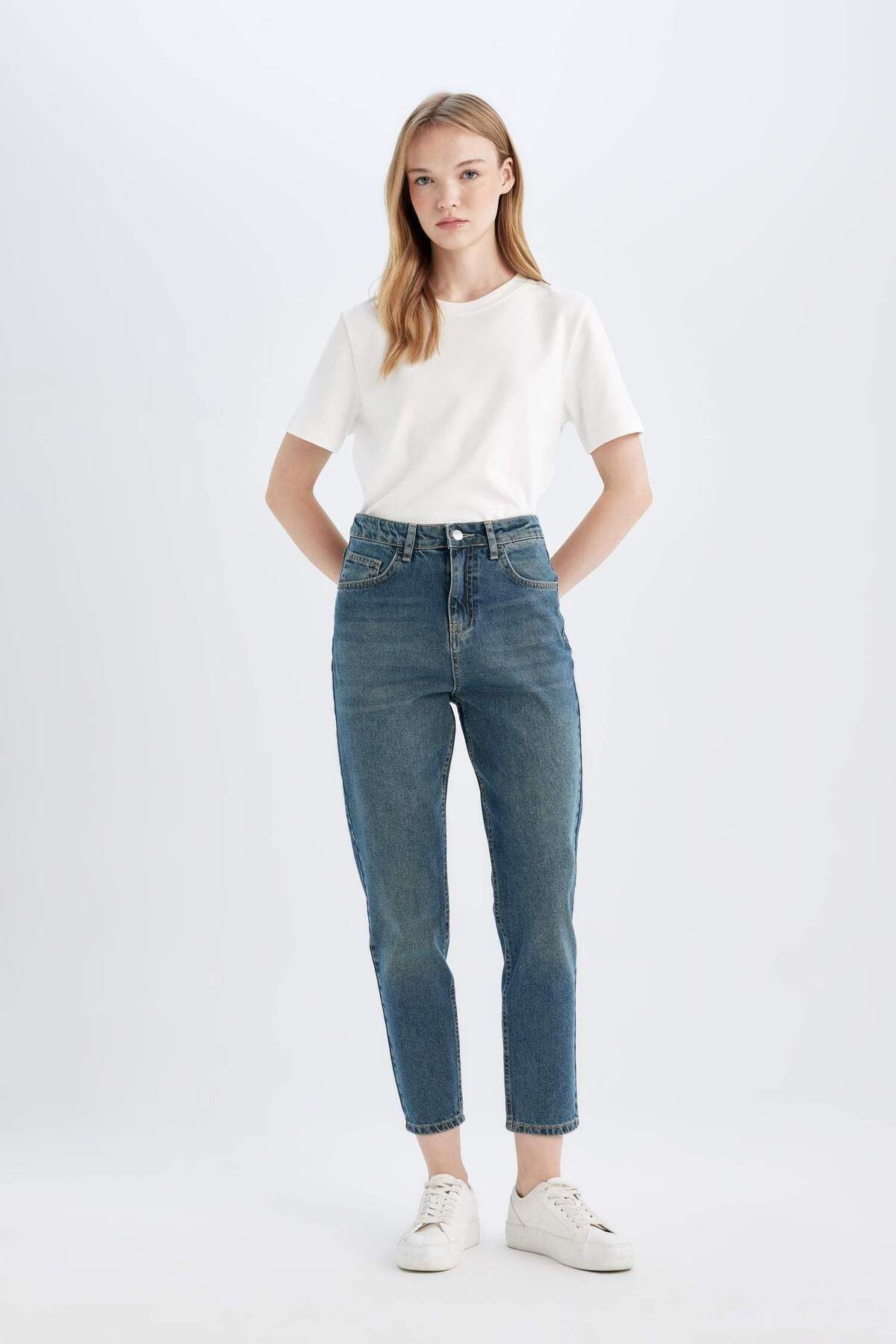 Lina Mom Fit Yüksek Bel Rahat Kalıp Hafif Dar Paça Bilek Boy Jean Yıkamalı Pantolon 3161907 Lina Mom Fit Yüksek Bel Rahat Kalıp Hafif Dar Paça Bilek Boy Jean Yıkamalı Pantolon 3161907