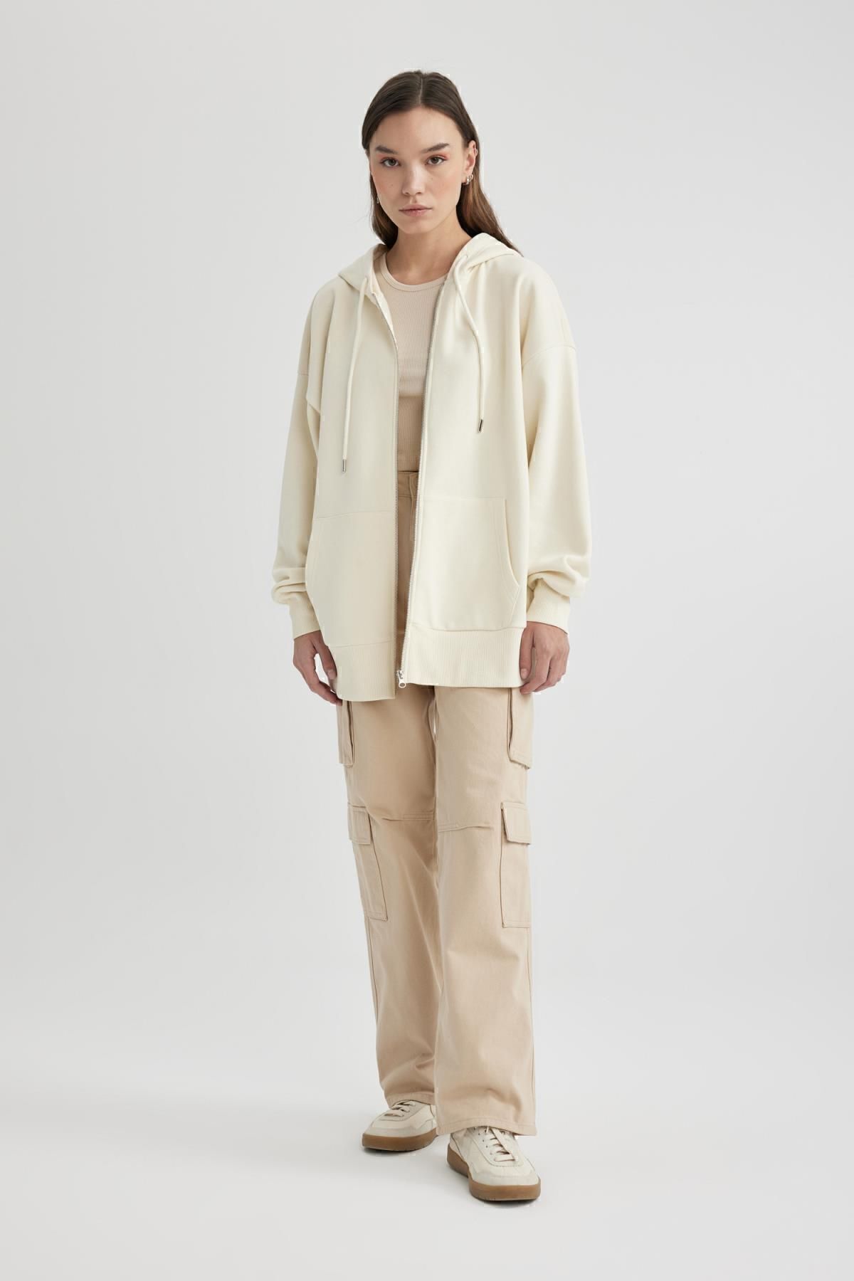 Oversize Geniş Kalıp Kapüşonlu Cepli Basic Düz Fermuarlı Sweatshirt V4233az24sp Oversize Geniş Kalıp Kapüşonlu Cepli Basic Düz Fermuarlı Sweatshirt V4233az24sp