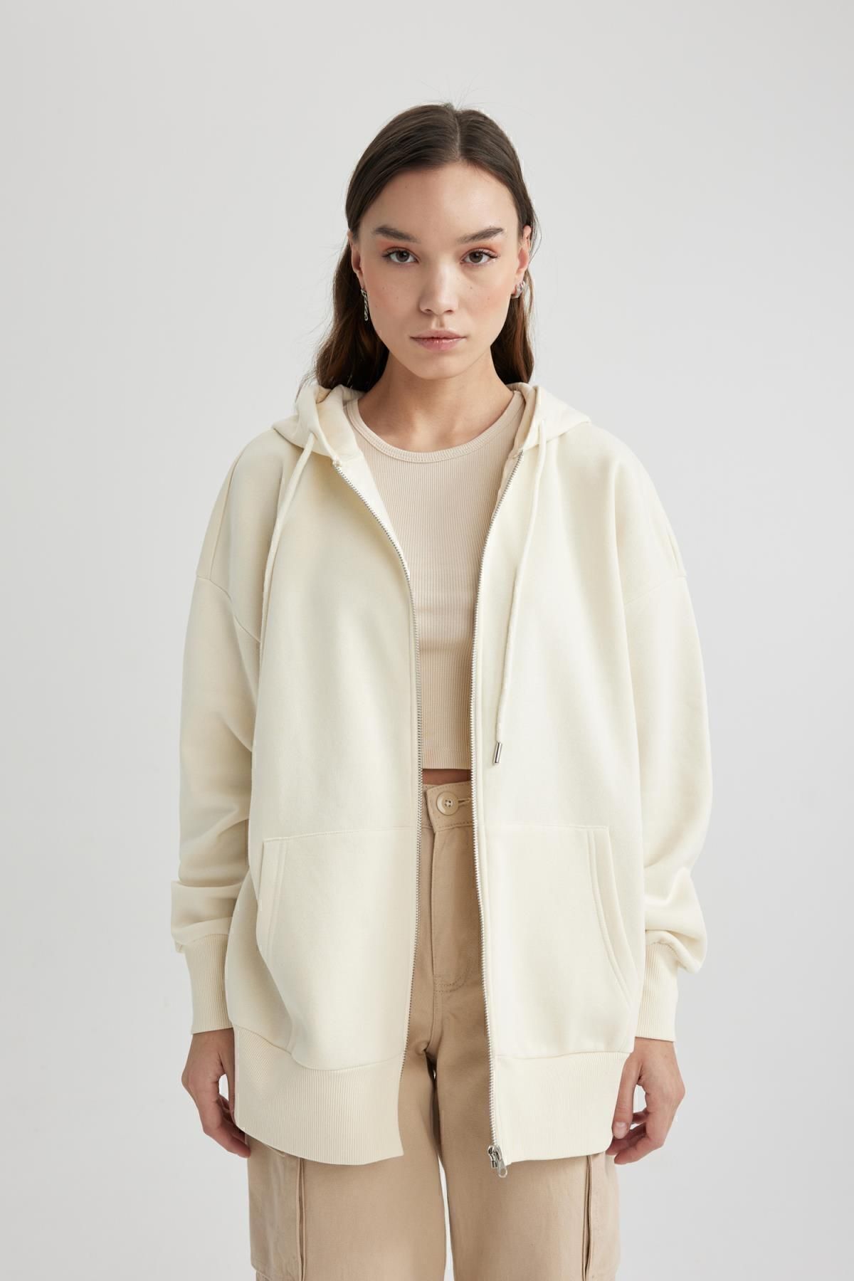 Oversize Geniş Kalıp Kapüşonlu Cepli Basic Düz Fermuarlı Sweatshirt V4233az24sp Oversize Geniş Kalıp Kapüşonlu Cepli Basic Düz Fermuarlı Sweatshirt V4233az24sp