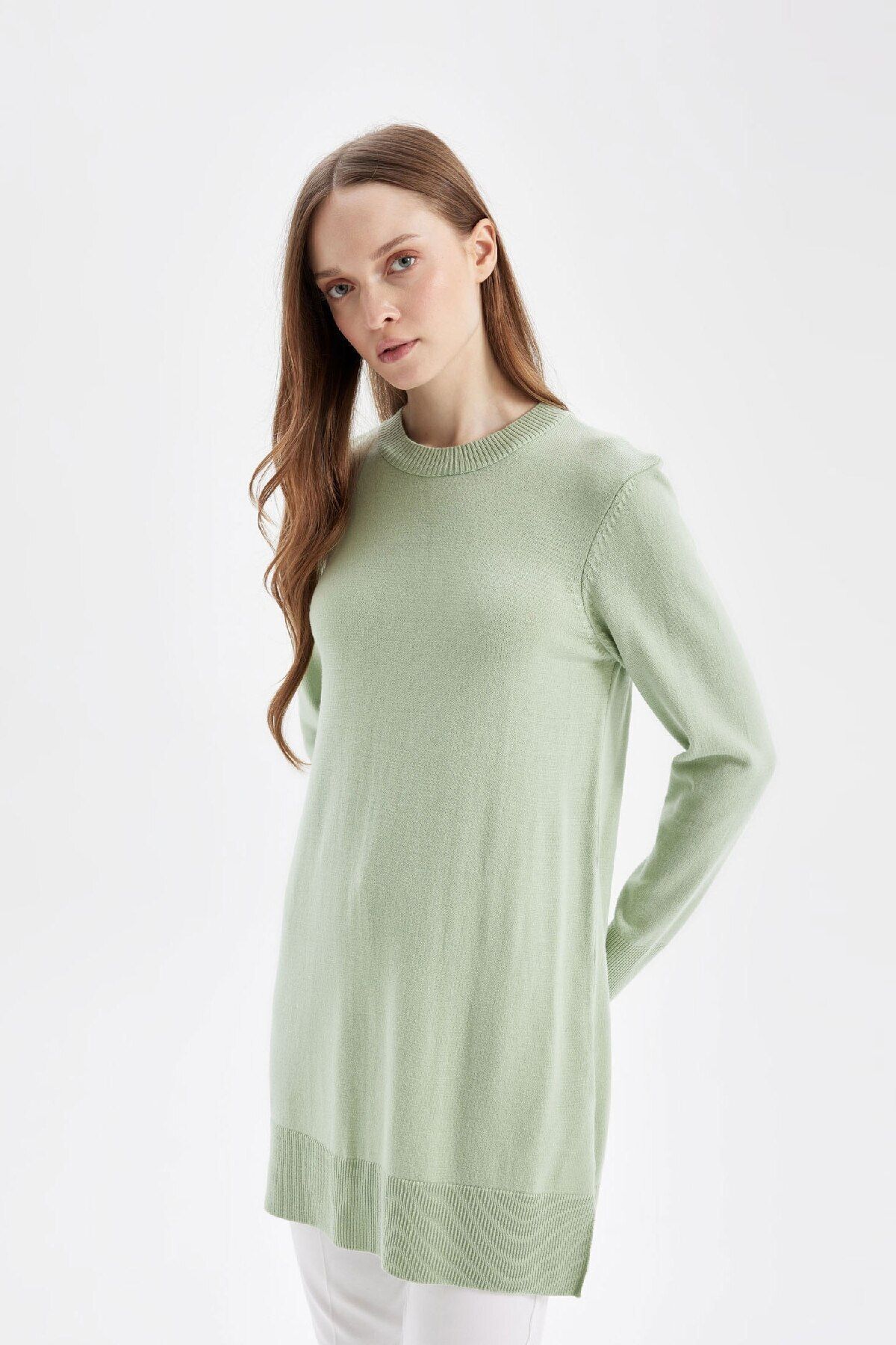 Regular Fit Bisiklet Yaka Yandan Yırtmaçlı Basic Düz Kazak Tunik H3431az24au Regular Fit Bisiklet Yaka Yandan Yırtmaçlı Basic Düz Kazak Tunik H3431az24au