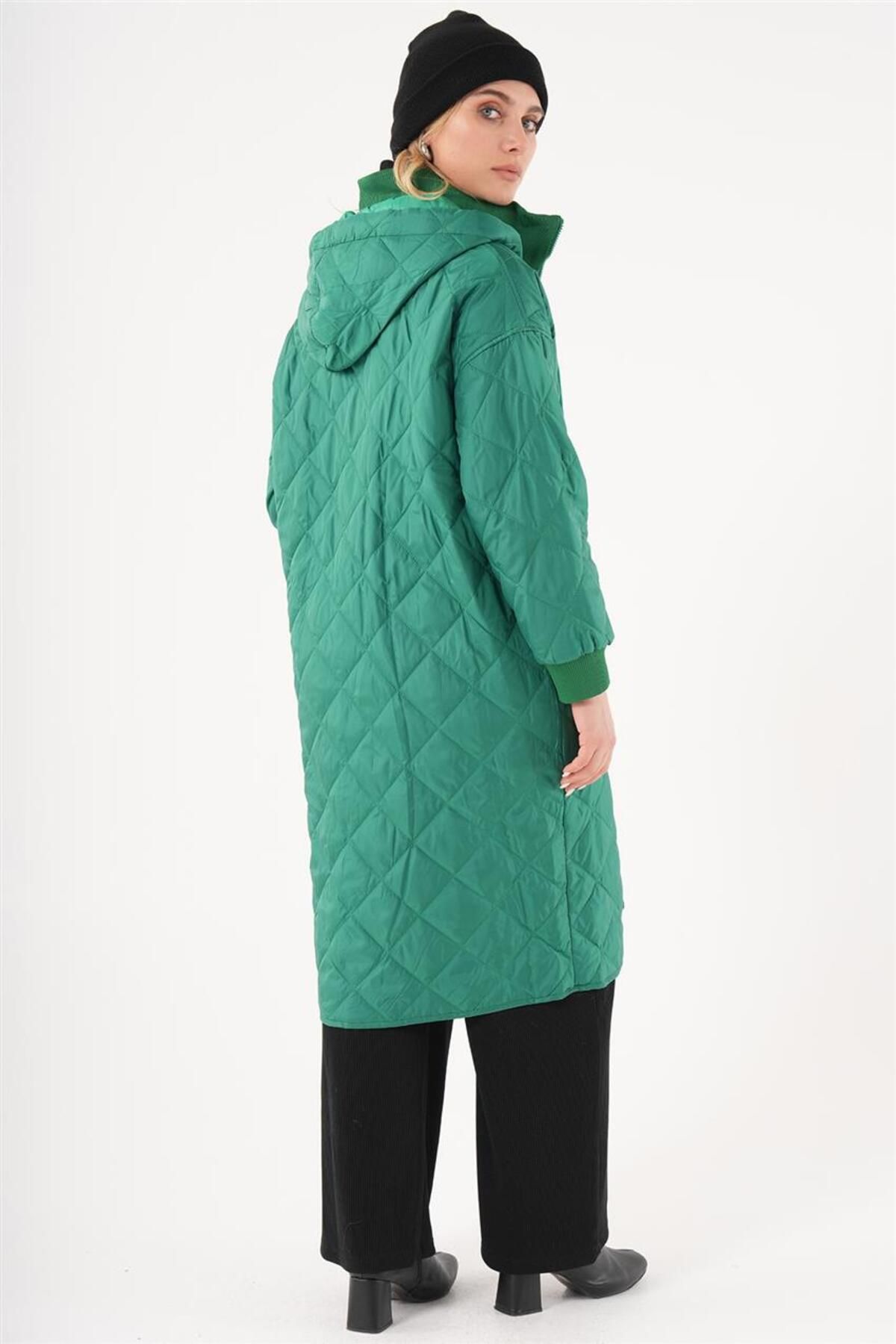 Kapitone Uzun Benetton Yeşili Mont Kapitone Uzun Benetton Yeşili Mont