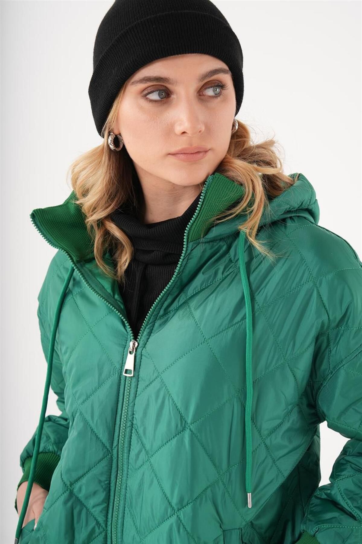 Kapitone Uzun Benetton Yeşili Mont Kapitone Uzun Benetton Yeşili Mont