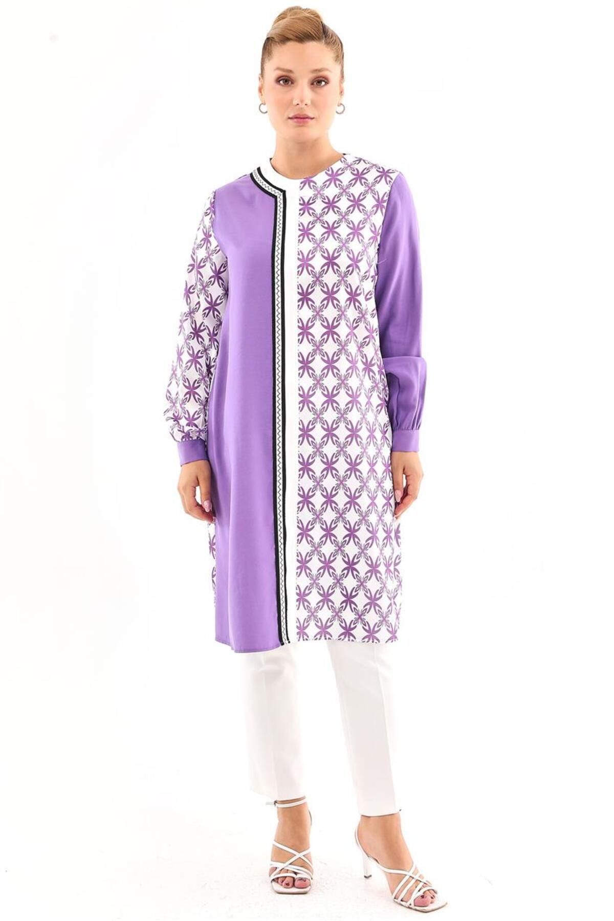 Saten Görünümlü Garnili Mor Tunik Saten Görünümlü Garnili Mor Tunik