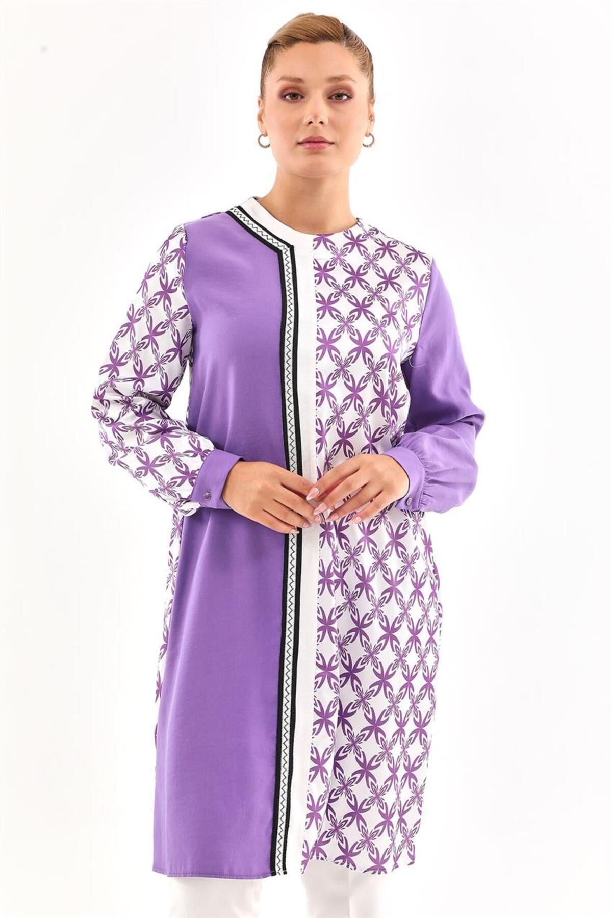 Saten Görünümlü Garnili Mor Tunik Saten Görünümlü Garnili Mor Tunik