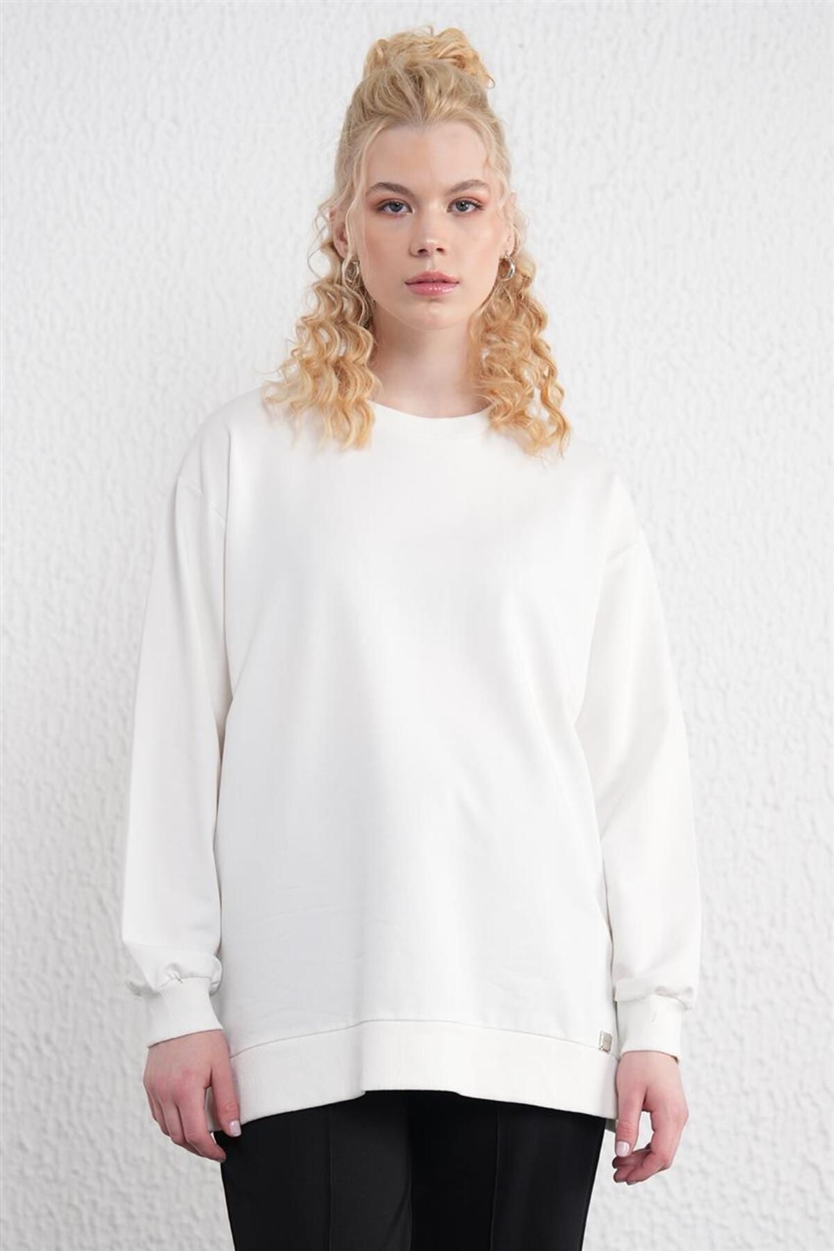 İki İplik Basic Ekru Sweatshirt