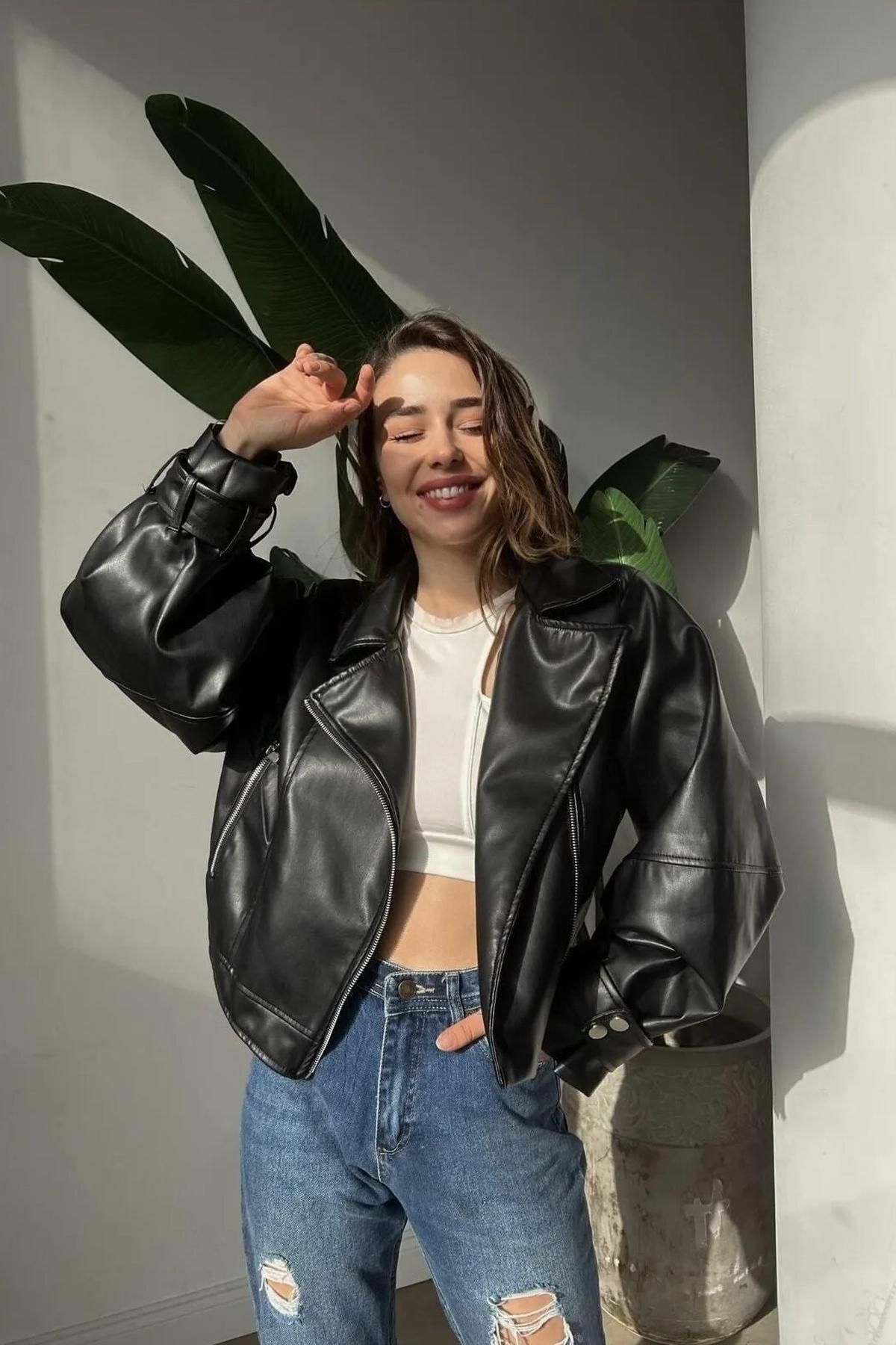 Oversize Kadın Siyah Balon Kol Bomber Deri Ceket Oversize Kadın Siyah Balon Kol Bomber Deri Ceket