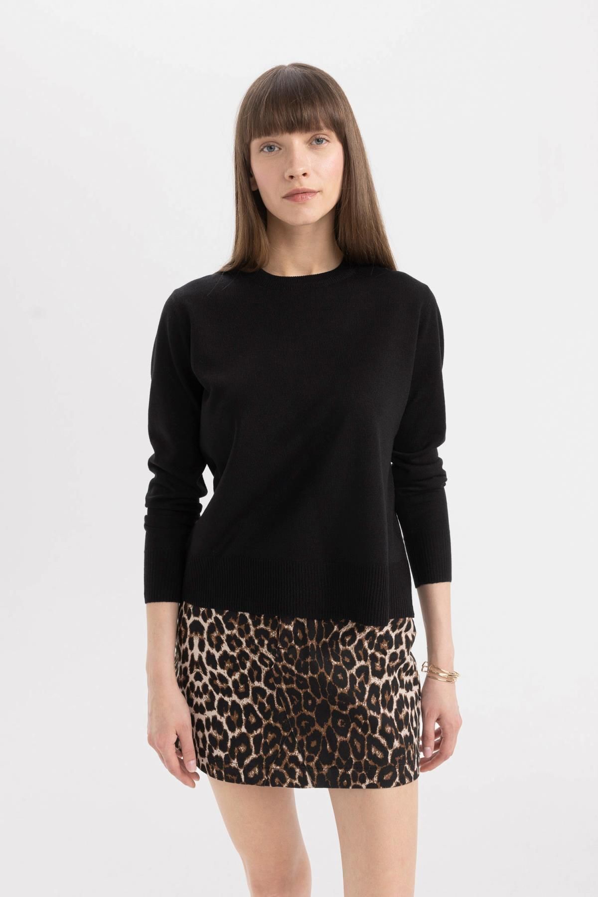 Siyah Regular Fit Yumuşak Dokulu Bisiklet Yaka Basic Düz Triko Kazak C0058ax24wn Siyah Regular Fit Yumuşak Dokulu Bisiklet Yaka Basic Düz Triko Kazak C0058ax24wn