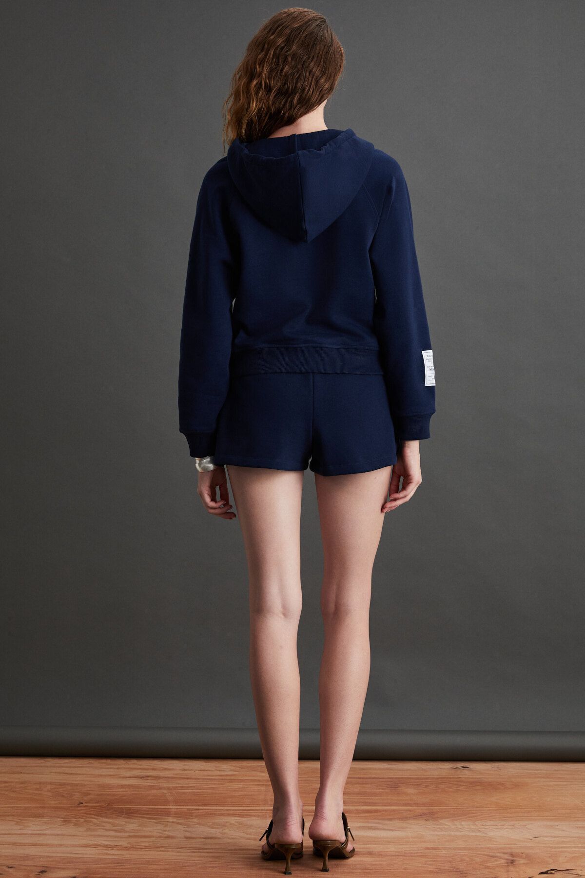 Lyka Kadın Organik Pamuk 3 Iplik Içi Şardonlu Süs Etiketi Detaylı Regular Lacivert Sweatshirt Lyka Kadın Organik Pamuk 3 Iplik Içi Şardonlu Süs Etiketi Detaylı Regular Lacivert Sweatshirt