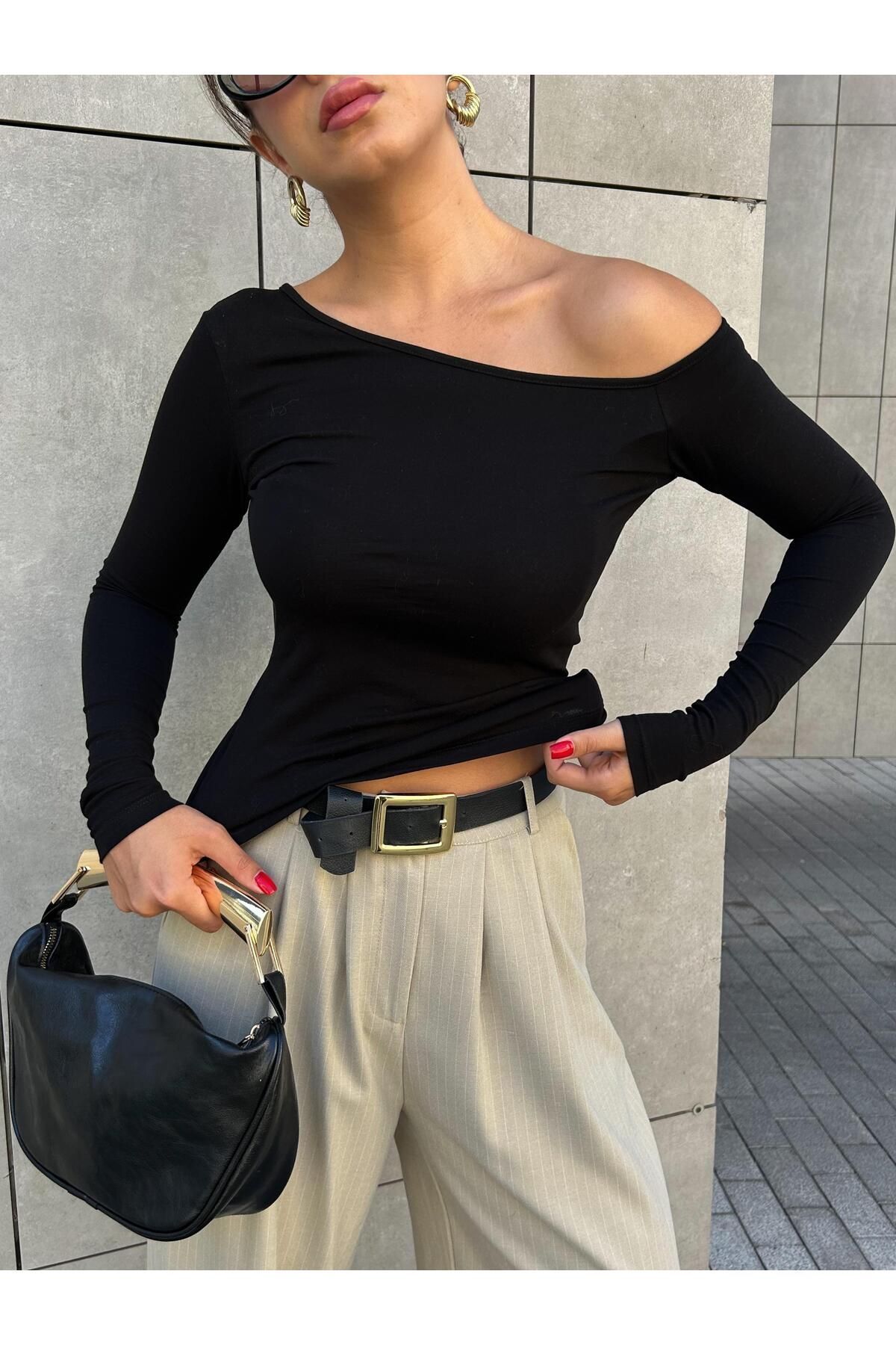 Kadın Siyah Kayık Yaka Pamuk Kumaş Body Kadın Siyah Kayık Yaka Pamuk Kumaş Body