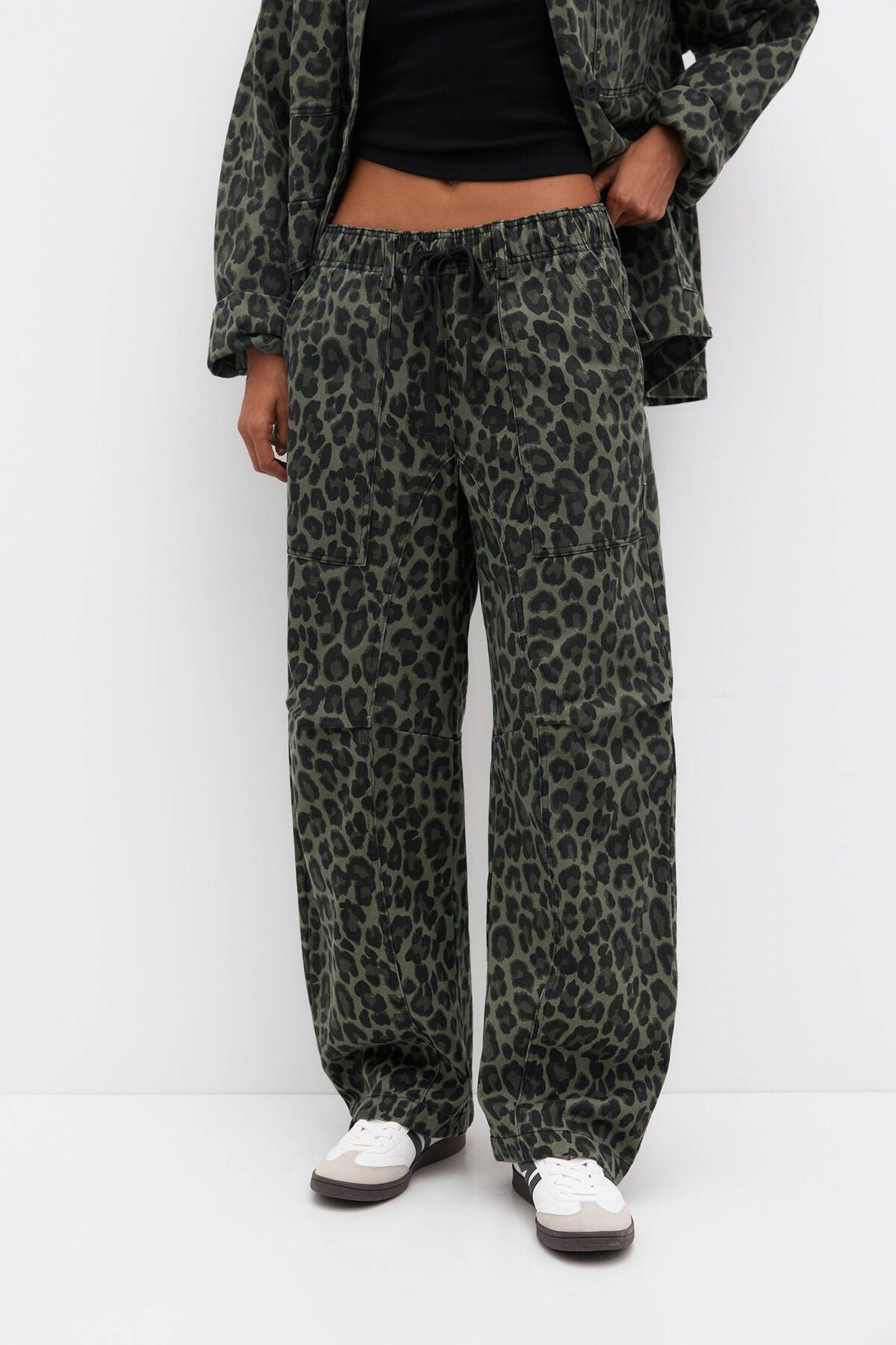 Leopar desenli baggy pantolon Leopar desenli baggy pantolon