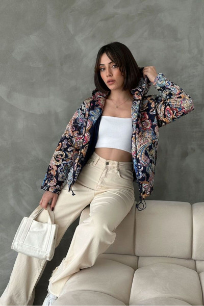 Lacivert Desenli Kapüşonlu Crop Mont/ Ceket Lacivert Desenli Kapüşonlu Crop Mont/ Ceket