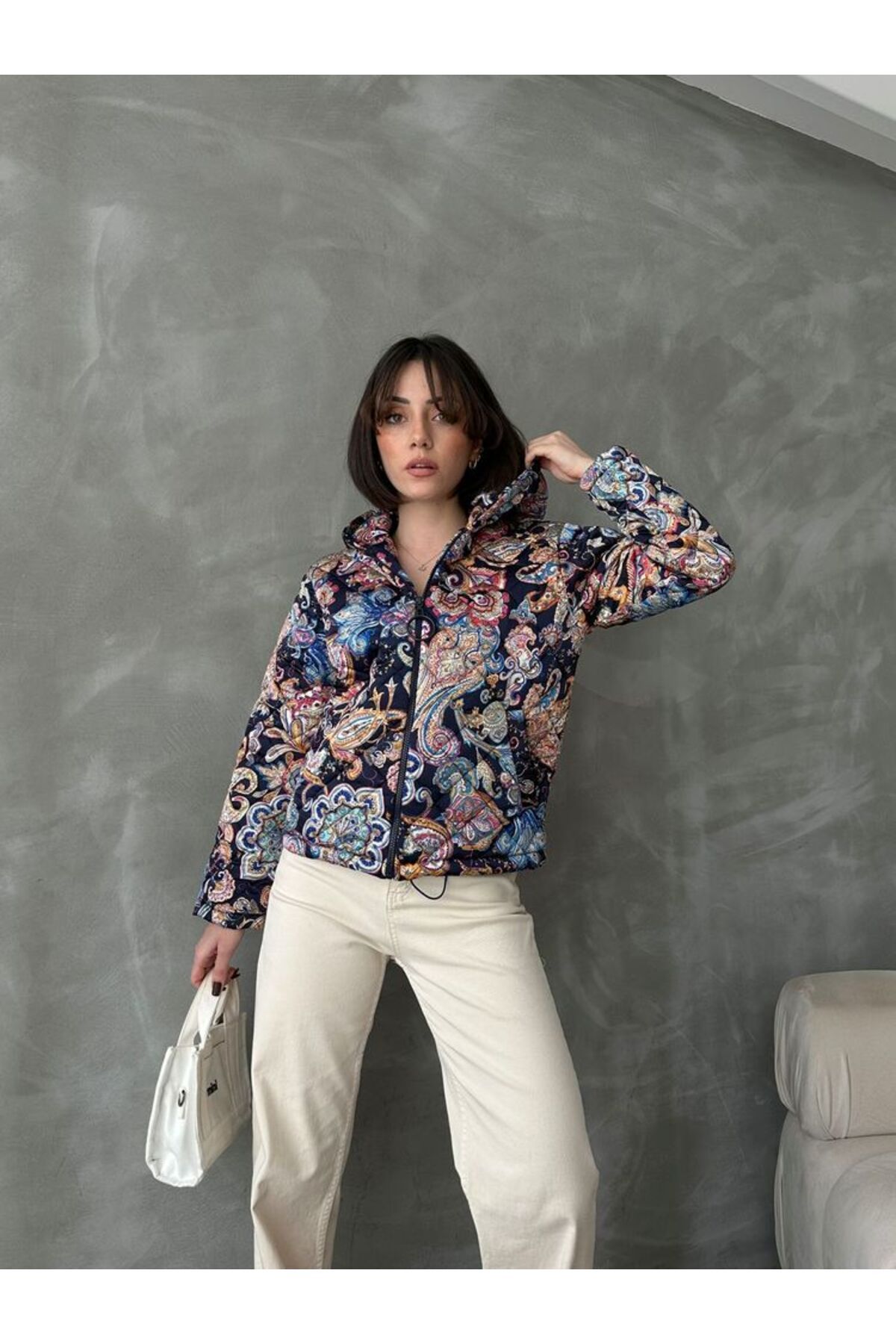 Lacivert Desenli Kapüşonlu Crop Mont/ Ceket Lacivert Desenli Kapüşonlu Crop Mont/ Ceket