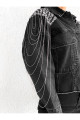 Omuz Apolet ve Zincir Detaylı Oversize Crop Denim Kot Ceket Omuz Apolet ve Zincir Detaylı Oversize Crop Denim Kot Ceket