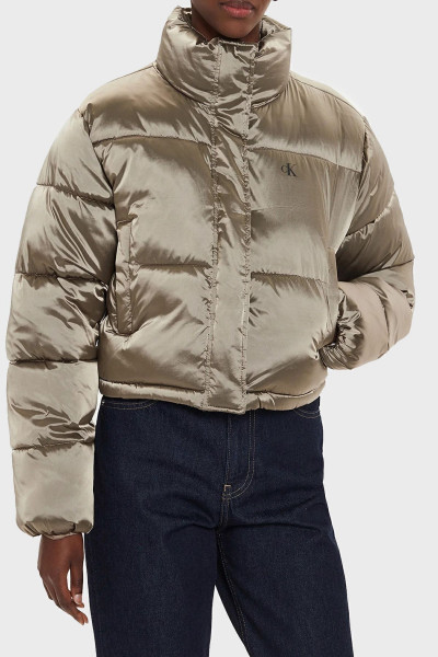 Logolu Parlak Saten Crop Şişme Mont J20J224124PAV  MONT J20J224124 PAV Logolu Parlak Saten Crop Şişme Mont J20J224124PAV  MONT J20J224124 PAV