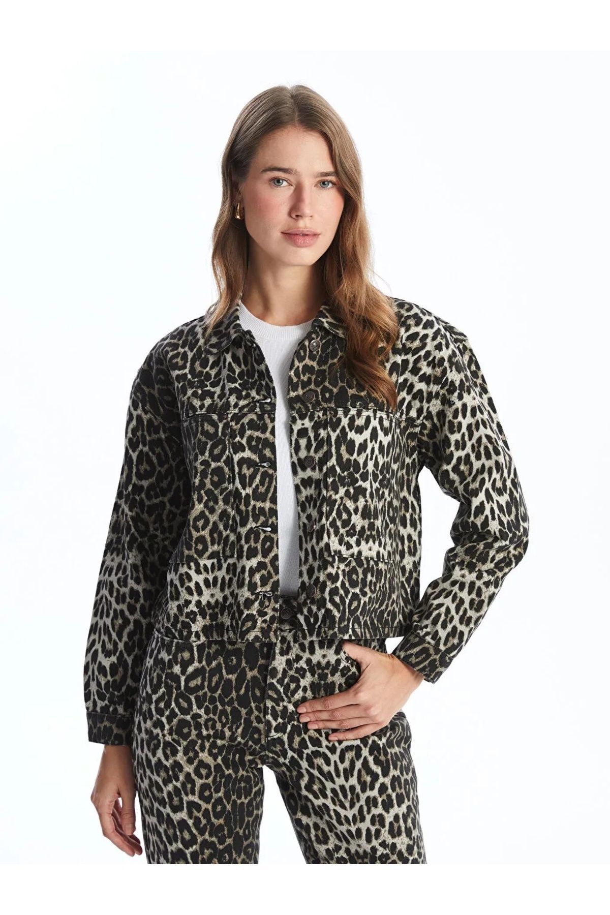 LCW Modest Deve Tüyü Baskılı Gömlek Yaka Leopar Desenli Kadın Jean Ceket LCW Modest Deve Tüyü Baskılı Gömlek Yaka Leopar Desenli Kadın Jean Ceket